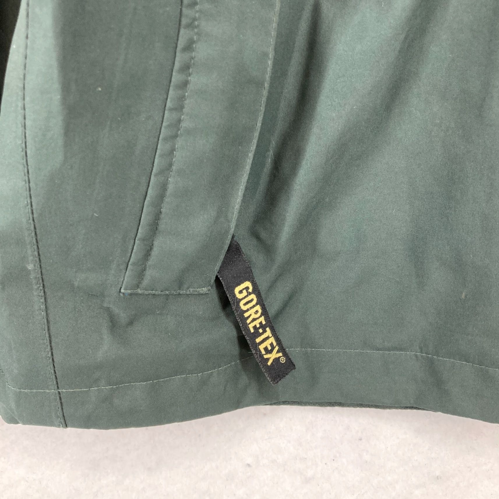 Bass Pro Shops VINTAGE Bass Pro Shops Gore Tex Jacket Mens Medium Green Water Resistant Full Zip Hooded Jacket Size US M / EU 48-50 / 2 - 4 Thumbnail