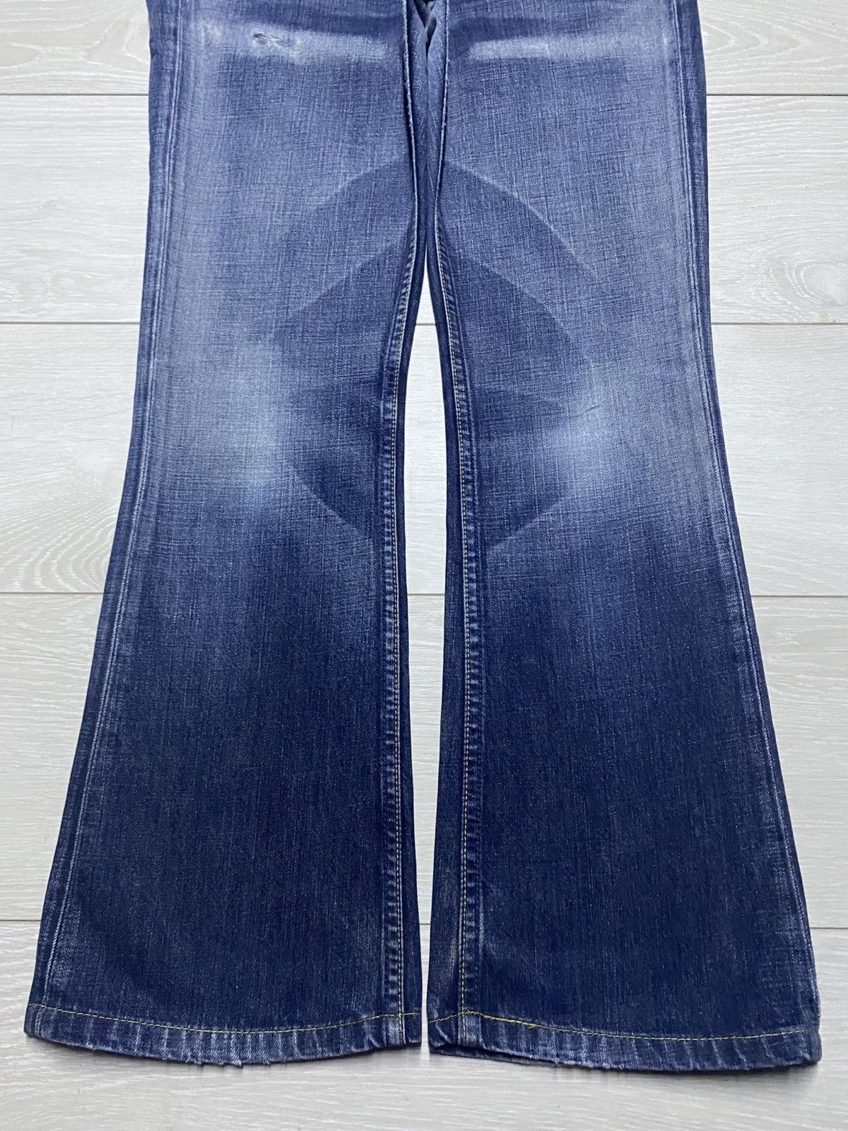 Levi's Vintage Levis Redloop Faded Wash Distressed Flare Jeans Size US 30 / EU 46 - 5 Thumbnail