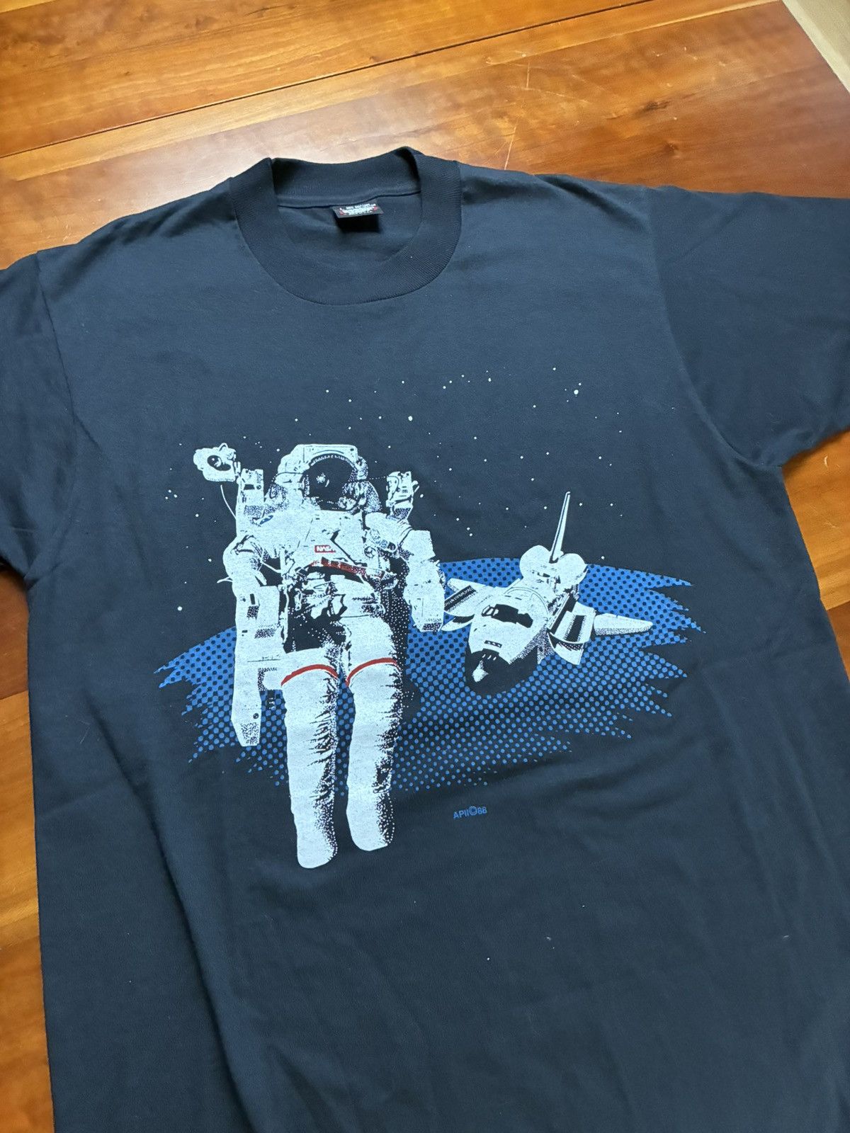 Vintage Vintage 80s Nasa space shuttle tee Size US L / EU 52-54 / 3 - 1 Thumbnail