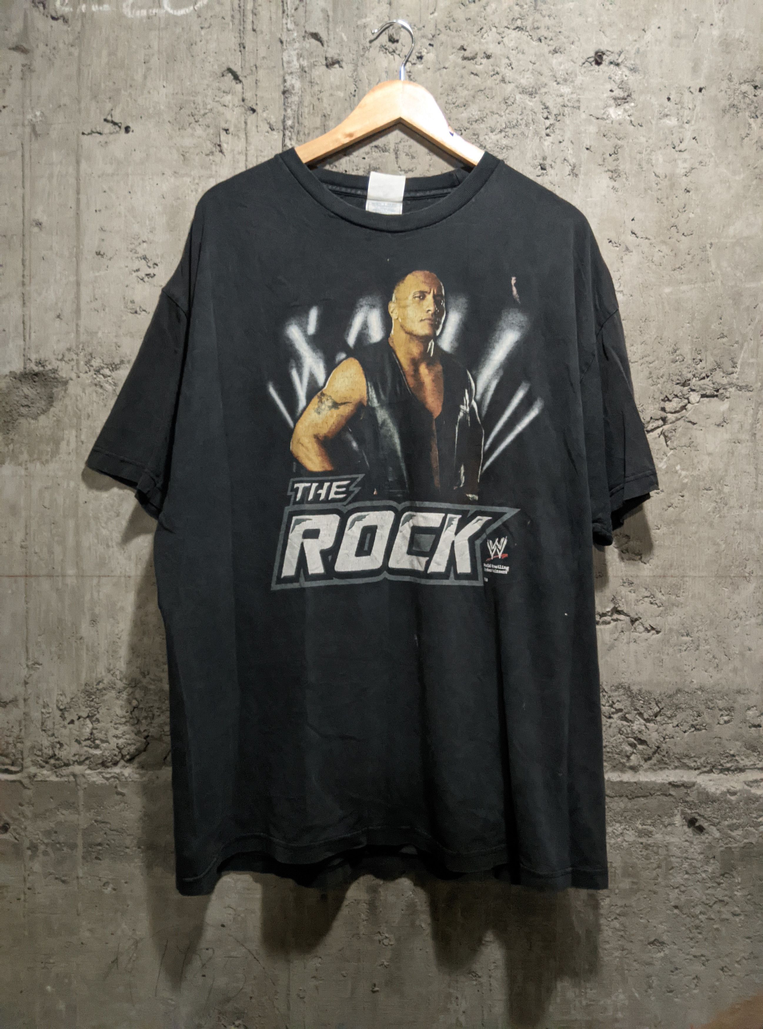 Vintage Vintage 2004 the rock great one wwf wwe t shirt Size US XXL / EU 58 / 5 - 1 Thumbnail