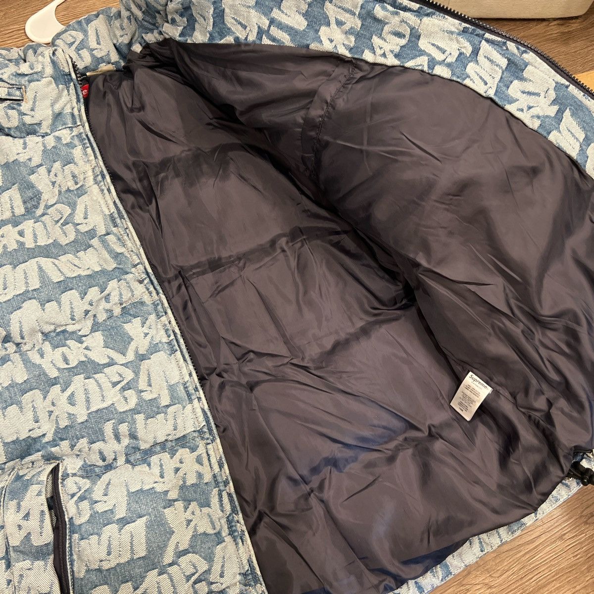 Supreme Supreme Fat Tip Jacquard Denim Puffer Jacket Size US M / EU 48-50 / 2 - 3 Thumbnail