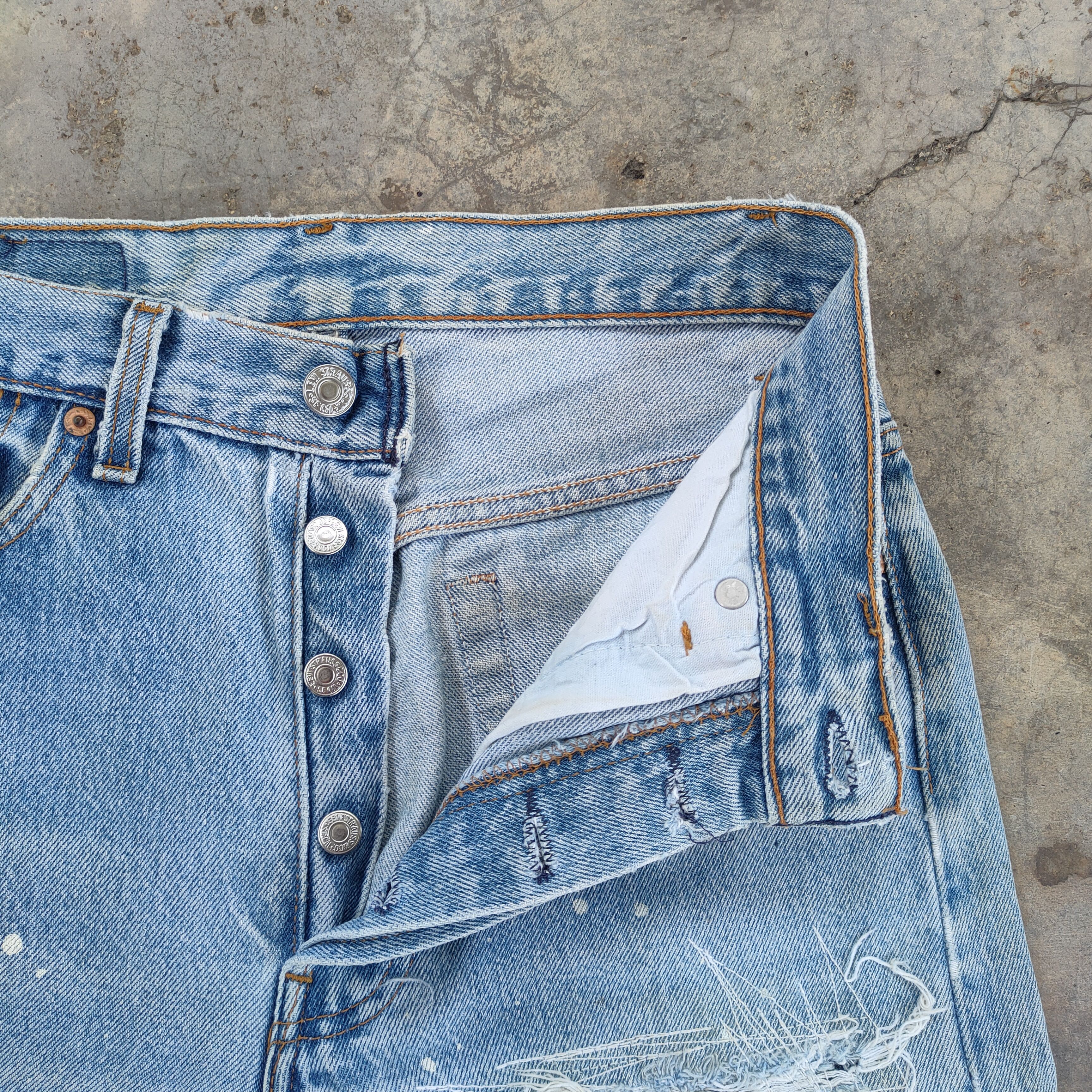 VINTAGE LEVI'S 501 92s USA FADED RIPPED JEANS DENIM PANTS