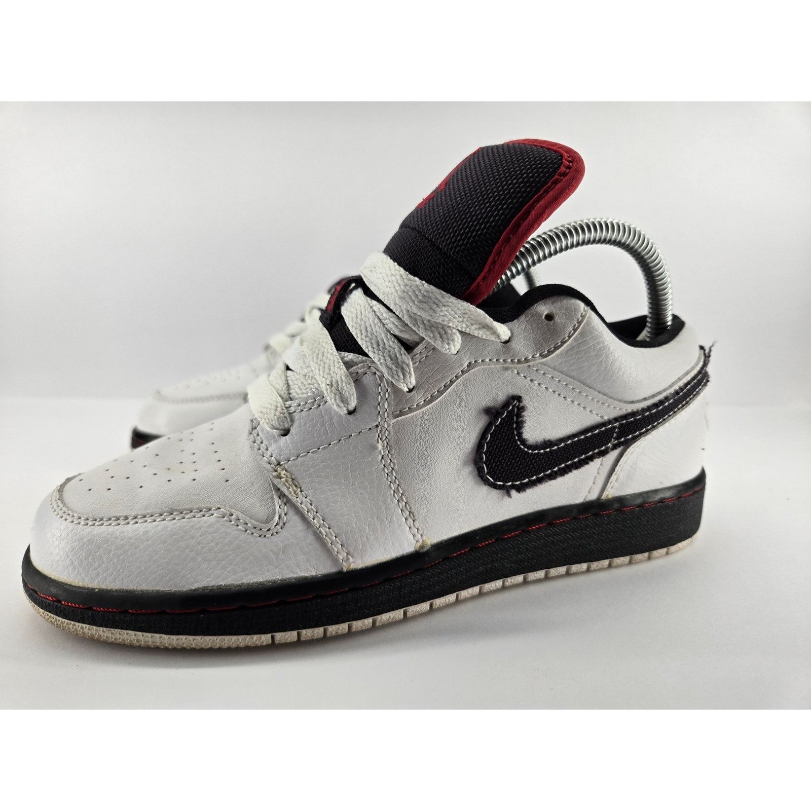 Nike Nike Air Jordan 1 Phat Low Retro Youth Sneakers Size 5.5Y Size US 5.5 / EU 38 - 1 Thumbnail