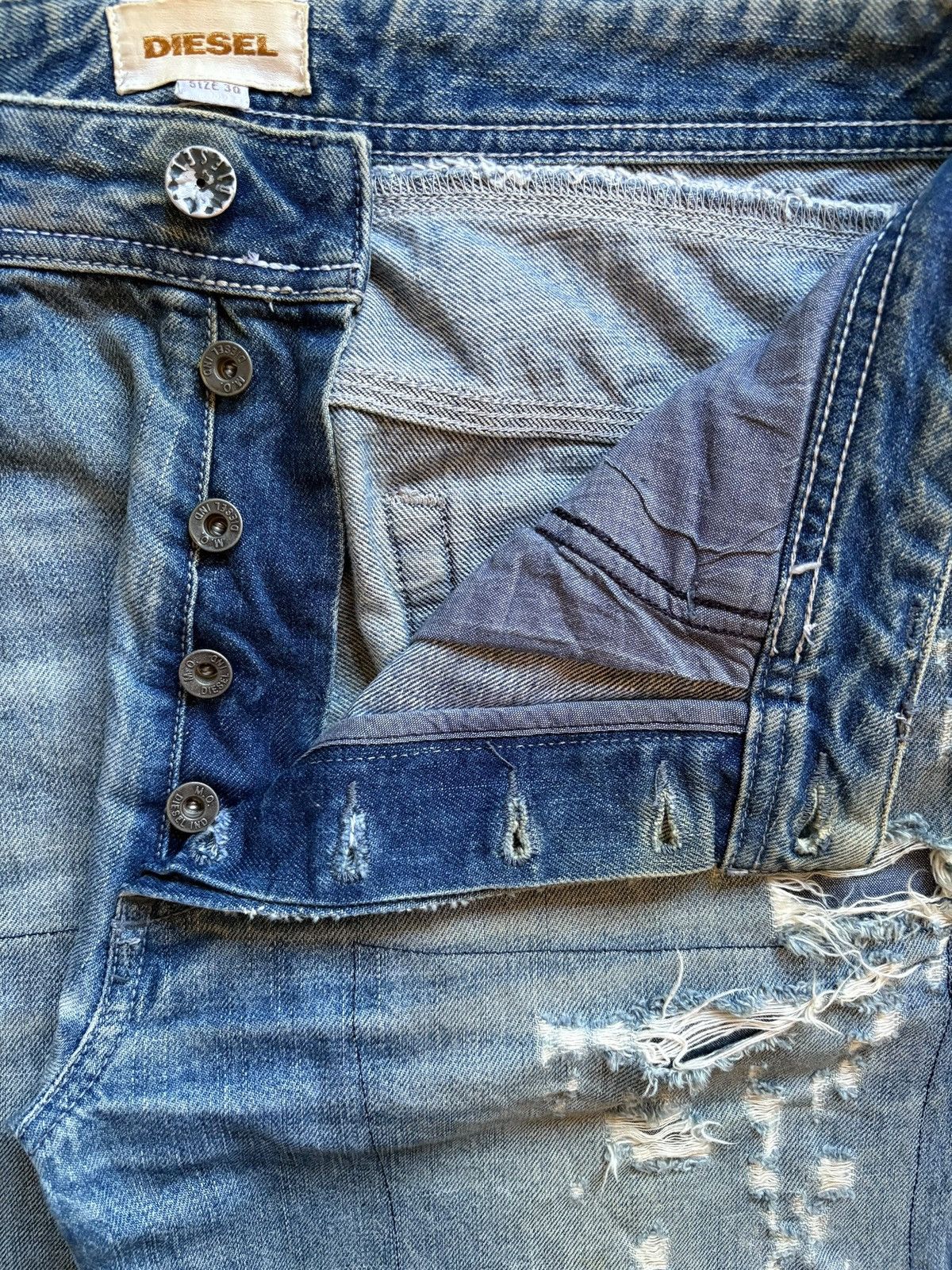 Diesel Vintage Diesel Faded Blue Wash Distressed Baggy Jeans Size US 34 / EU 50 - 3 Thumbnail