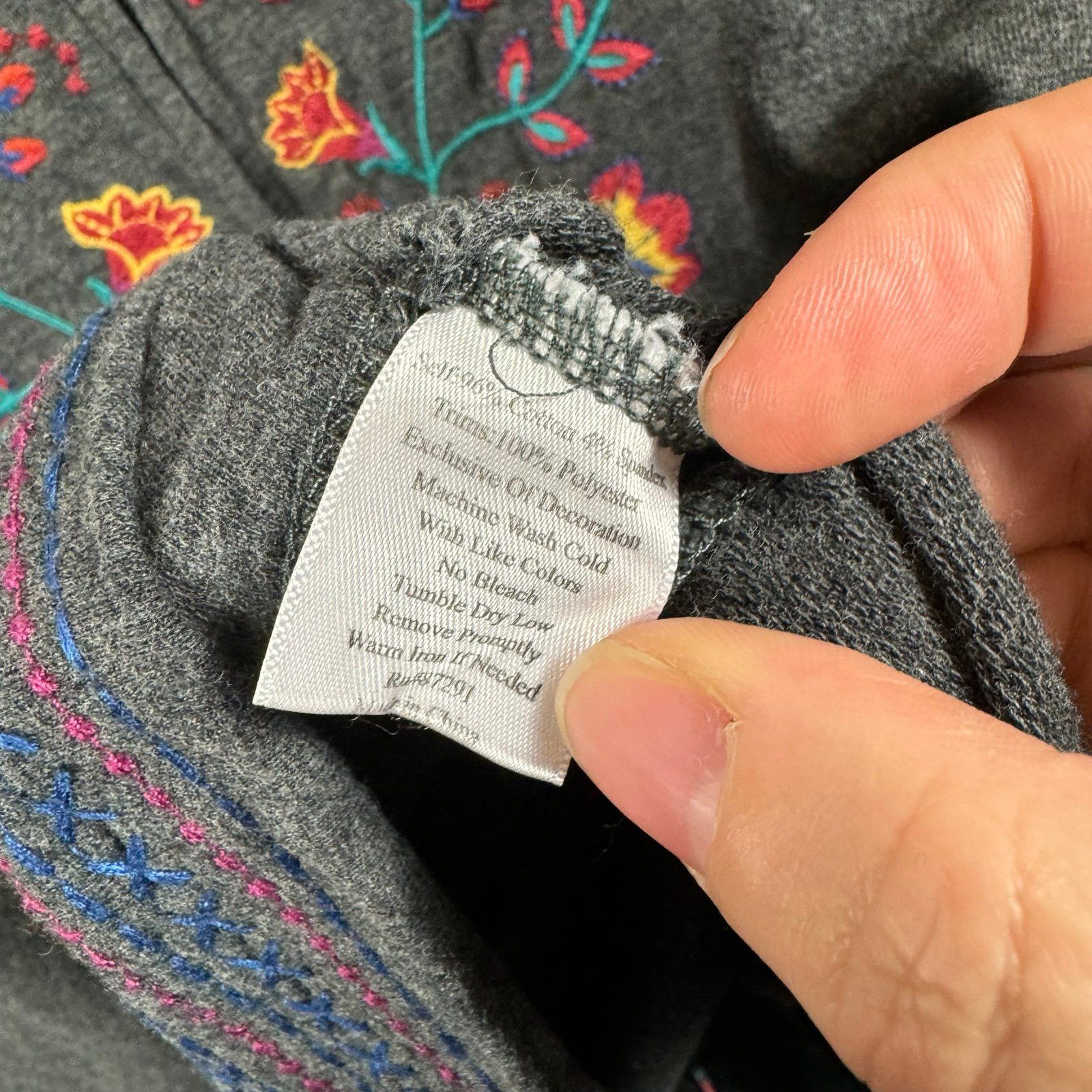 Johnny Was Johnny Was gray floral embroidered cardigan hook closure. Size M / US 6-8 / IT 42-44 - 6 Thumbnail