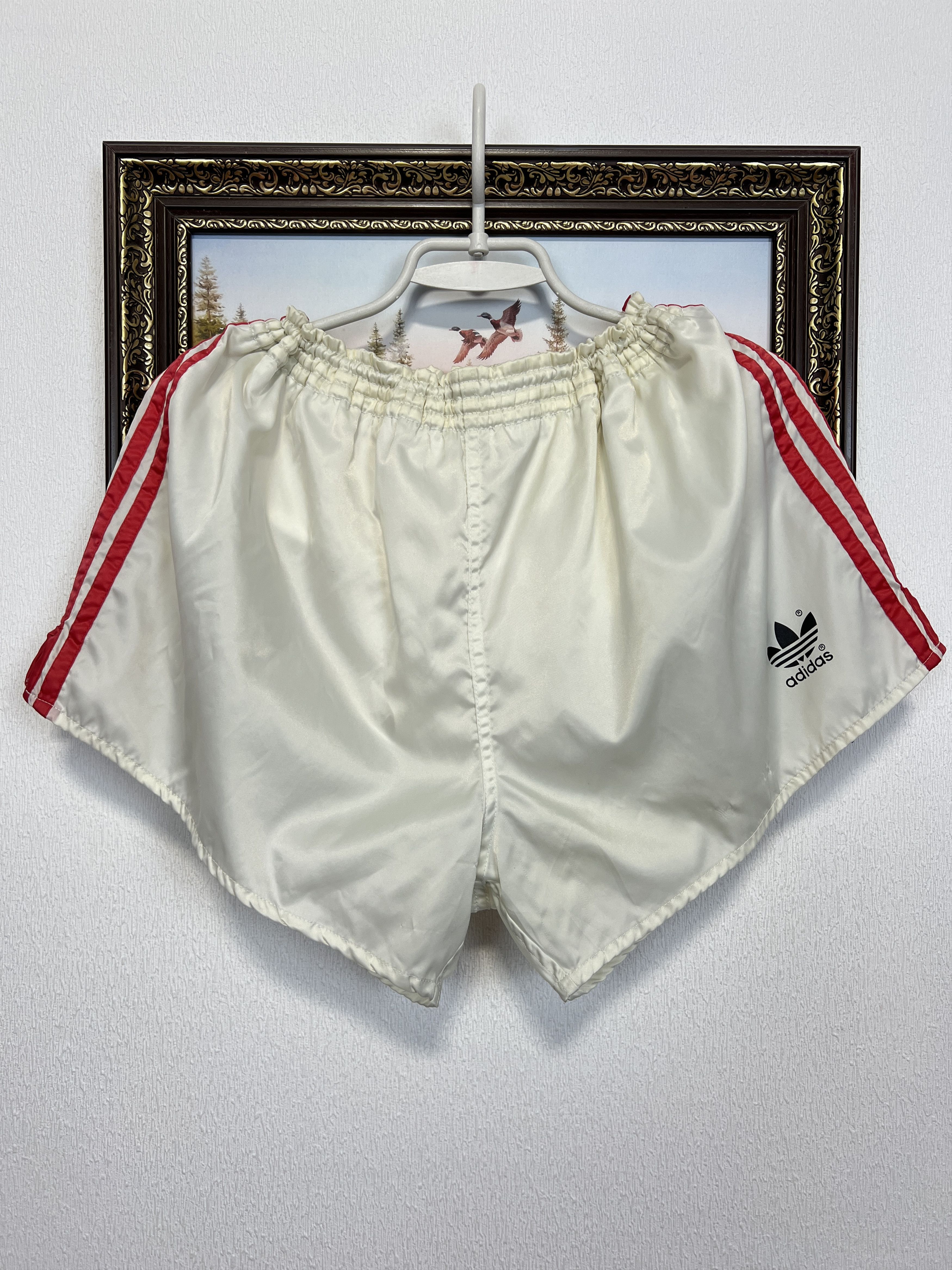 Adidas Vintage Adidas Nylon White Shorts Run Athletic Rare Hype Size US 34 / EU 50 - 1 Thumbnail