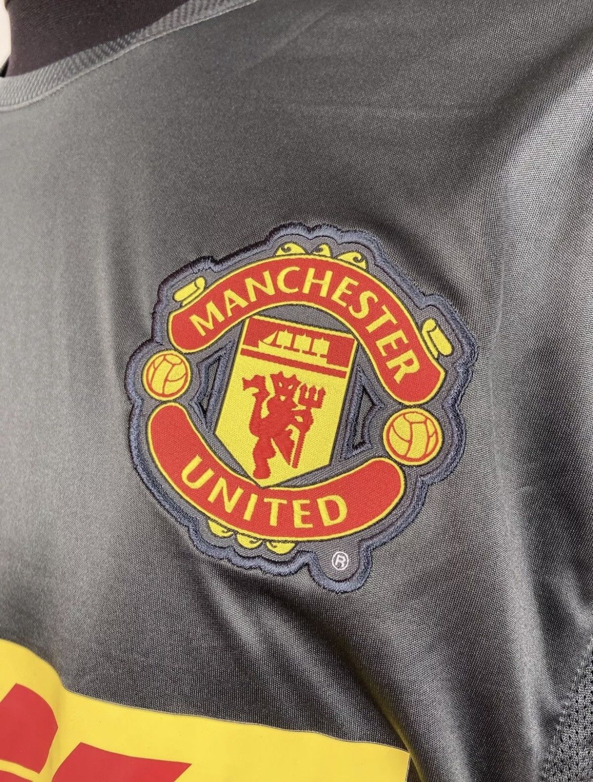 Nike MANCHESTER UNITED 2011-12 NIKE JERSEY SOCCER SIZE L Size US L / EU 52-54 / 3 - 5 Thumbnail