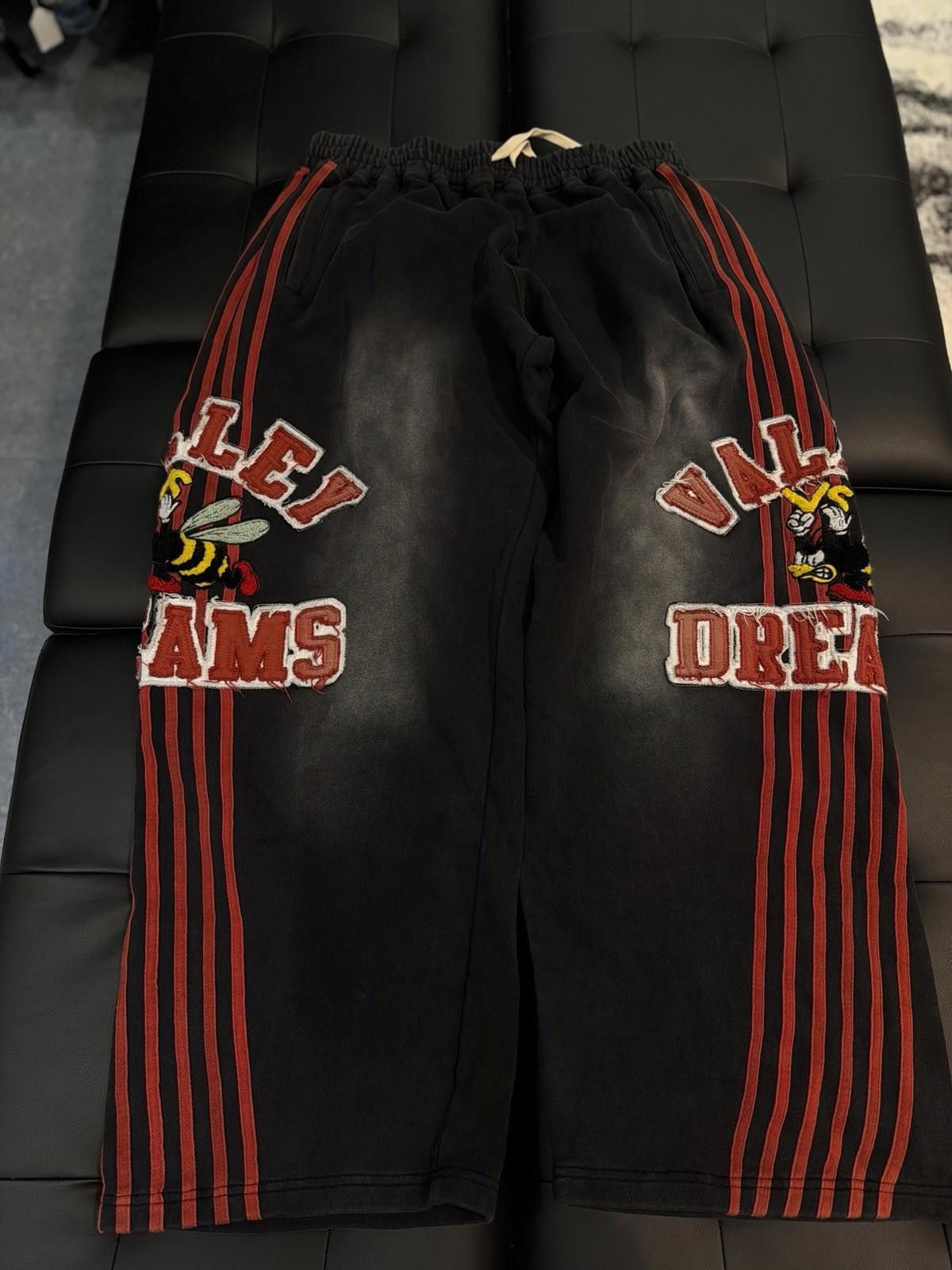Vale Valley Black Red “Bee” Drawstring Sweatpants Size Large Size US 34 / EU 50 - 5 Thumbnail