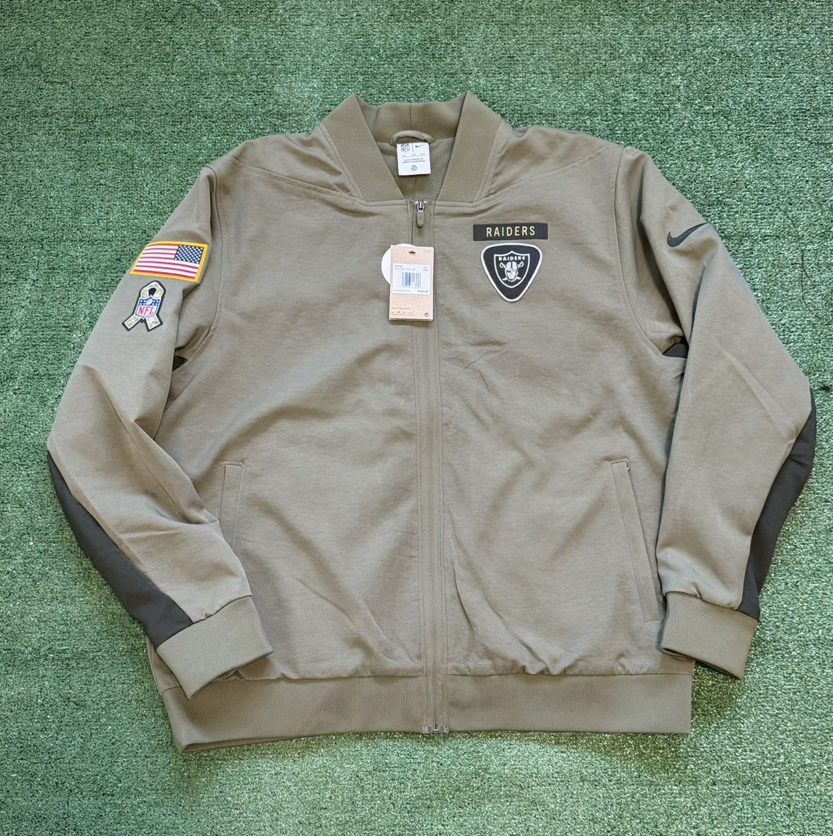 Nike Las Vegas Raiders Men’s 2XL Nike NFL Salute to Service Full Size US XXL / EU 58 / 5 - 1 Thumbnail