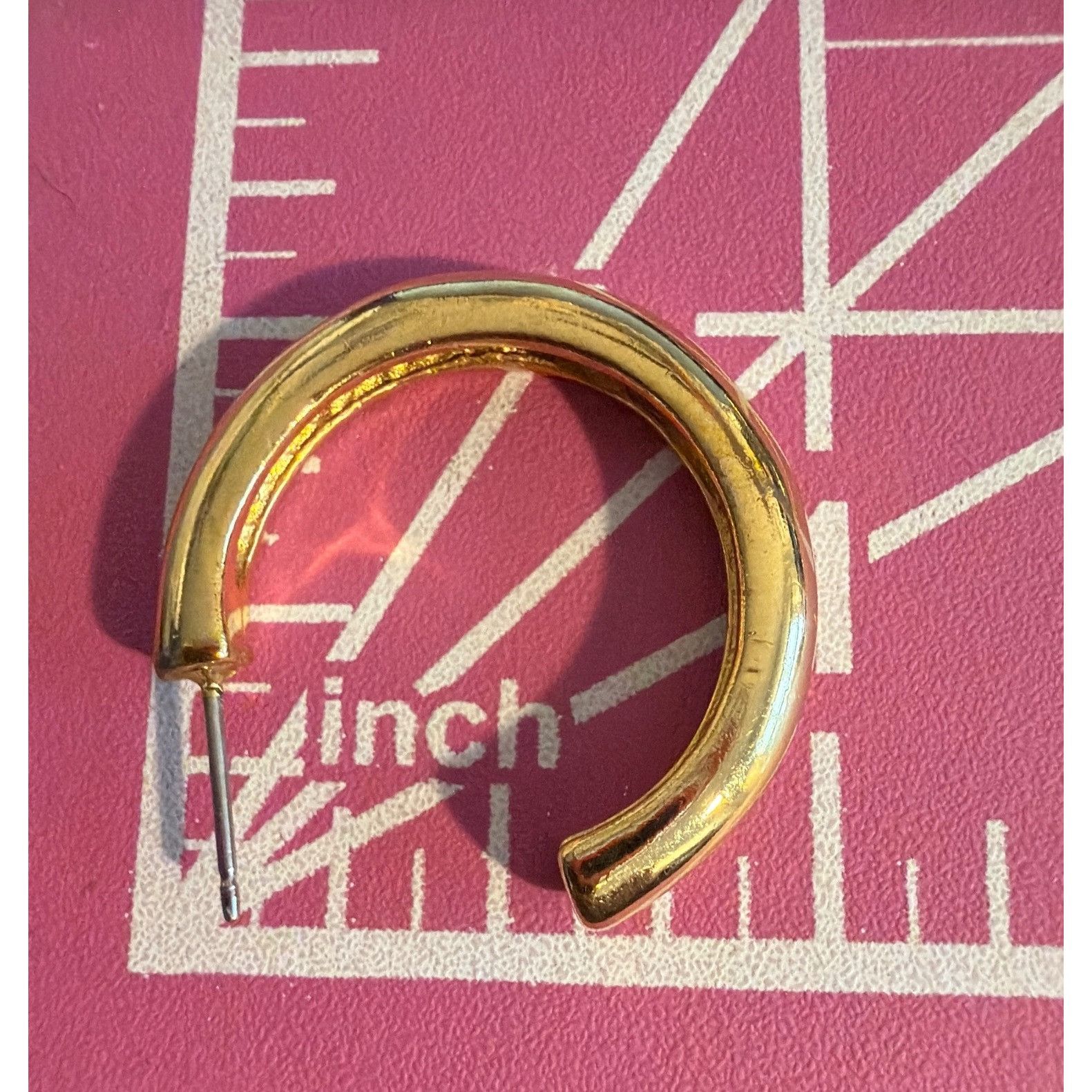 Other Gold Tone Hoop Earrings Pierced Vintage 1" Across Estate Cla Size ONE SIZE - 4 Thumbnail