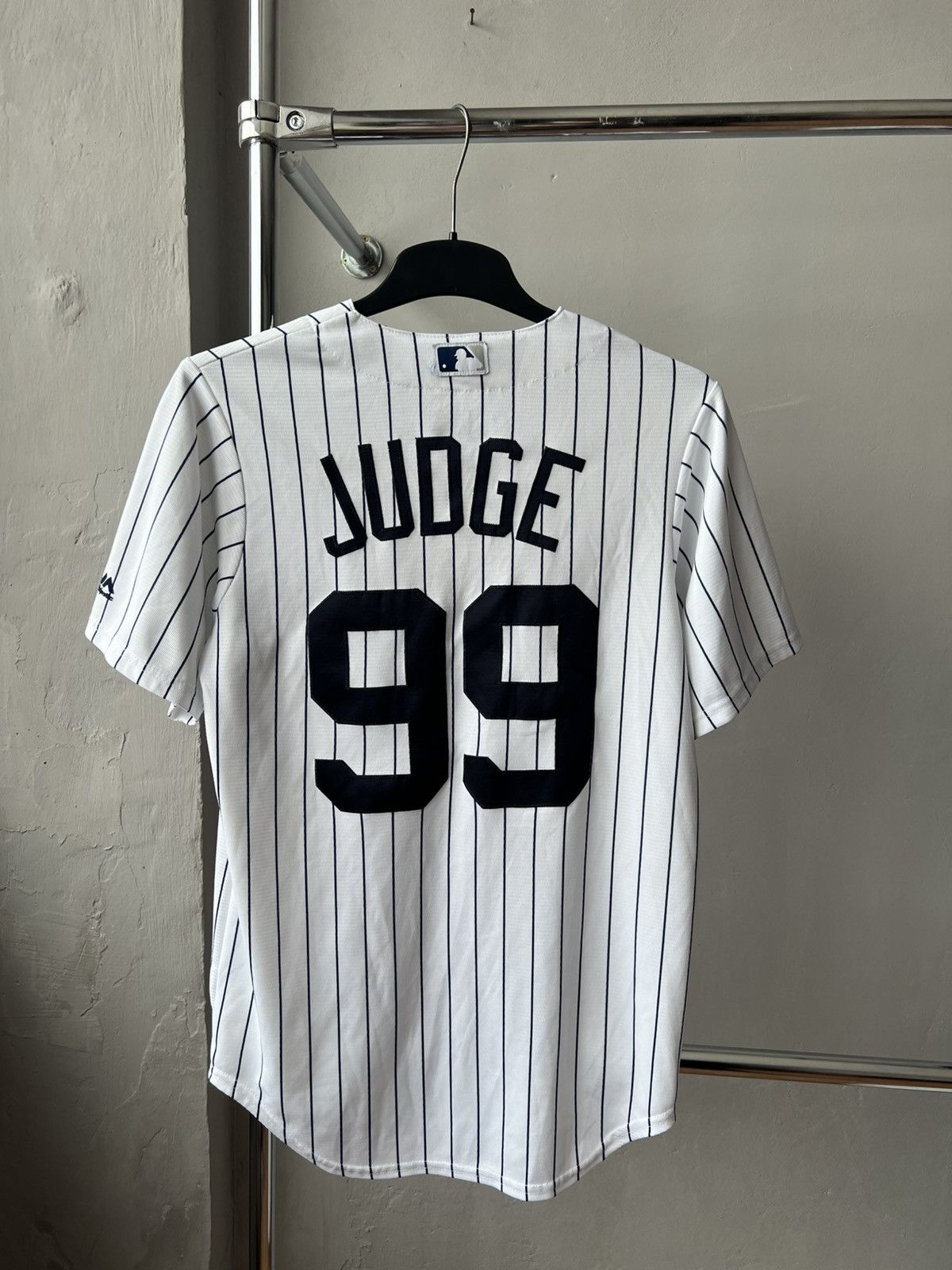 Majestic NY NEW YORK YANKEES #99 AARON JUDGE MLB BASEBALL JERSEYSHIRT Size US S / EU 44-46 / 1 - 2 Thumbnail