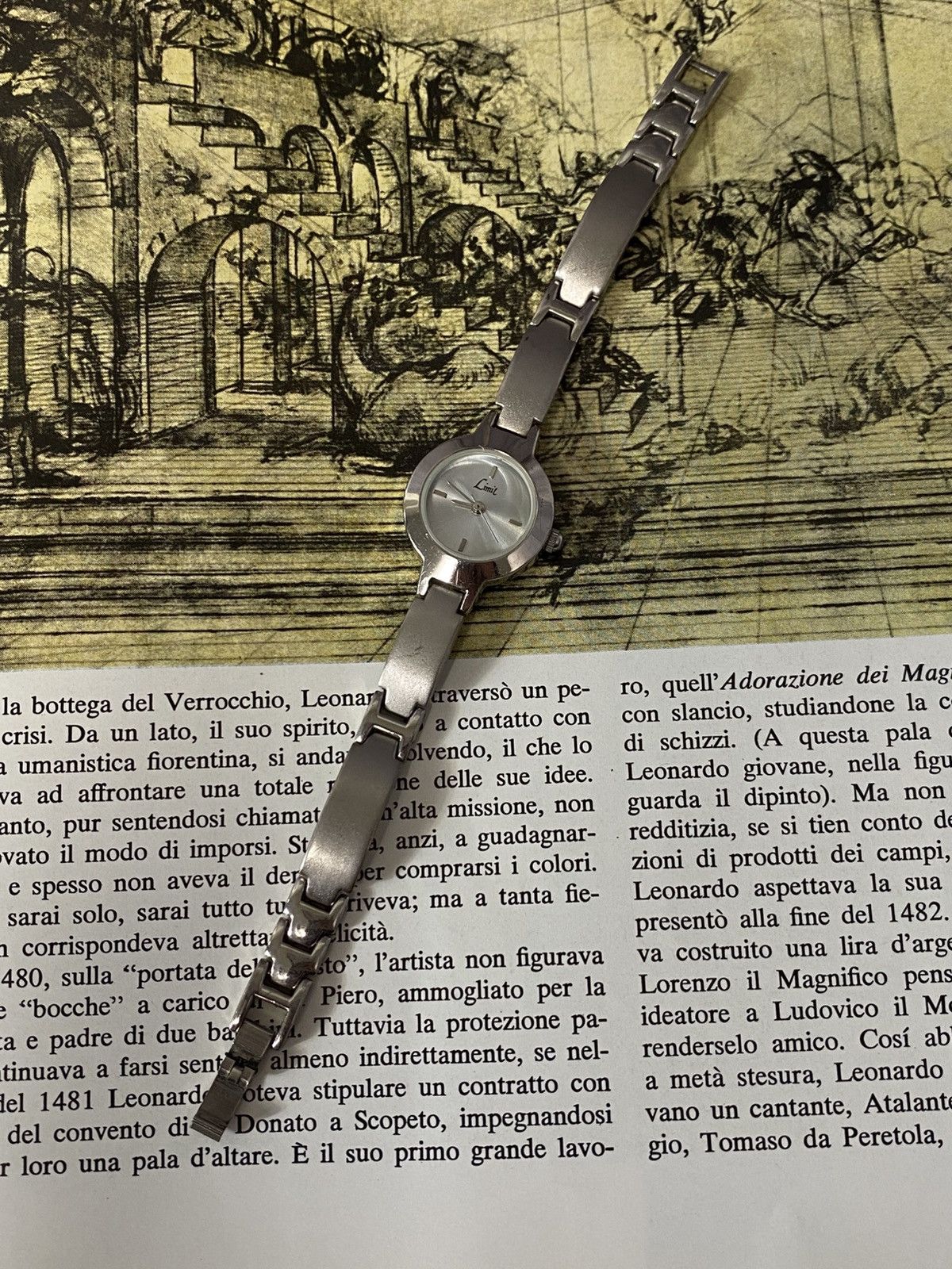 Japanese Brand Vintage Limit Quartz Ladies Silver-Tone Watch RARE Retro Size ONE SIZE - 1 Thumbnail