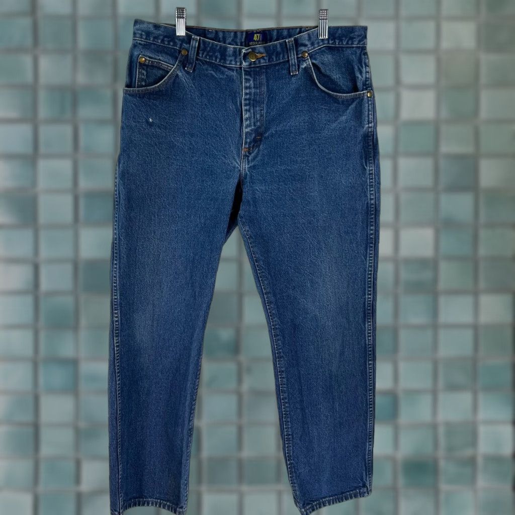 Wrangler Wrangler Jeans Mens Flat Front Medium Washed Straight Leg Denim Blue Size 35X32 Jeans Regular 5-Pocket Design Mens Size US 35 - 1 Thumbnail