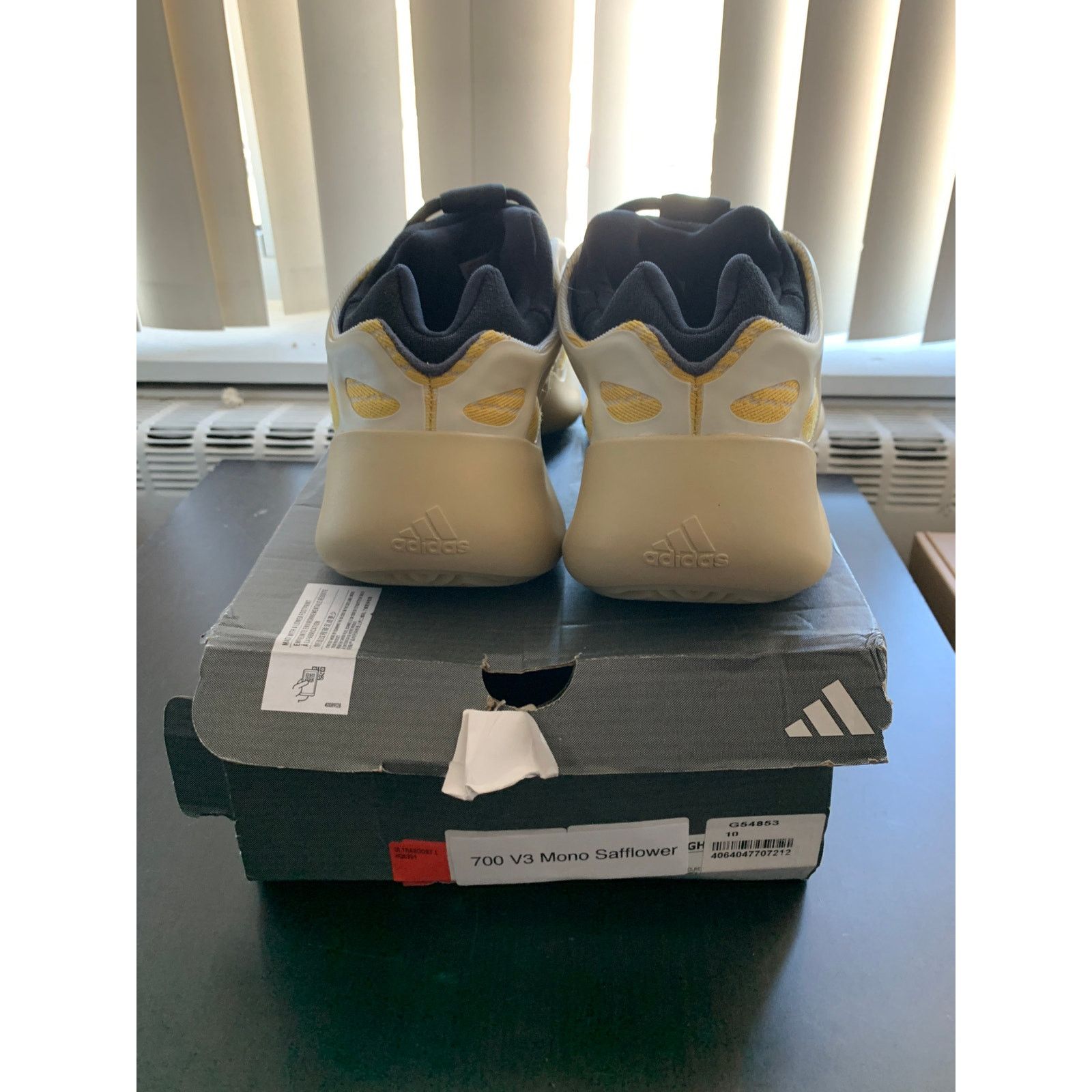 Adidas adidas Yeezy 700 V3 Mono Safflower Size 10.5 BRAND NEW Size US 10.5 / EU 43-44 - 3 Thumbnail