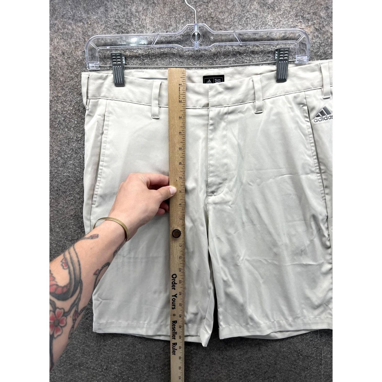 Adidas Adidas Shorts Mens 30 Beige Golf Chino Microfiber Casual 10 Inseam Summer Size US 30 / EU 46 - 4 Thumbnail