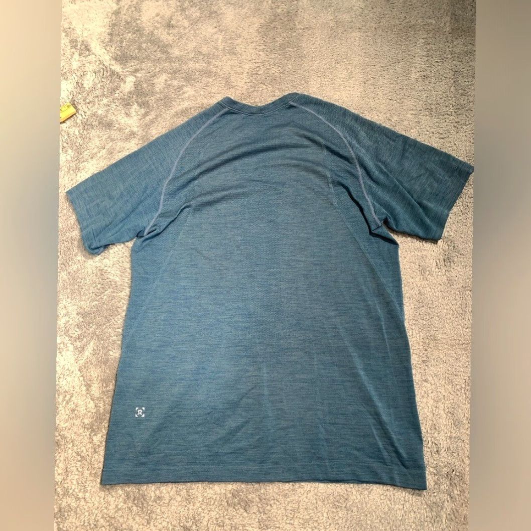 Lululemon Lululemon Short Sleeve Shirt S Men Blue Size US S / EU 44-46 / 1 - 7 Thumbnail