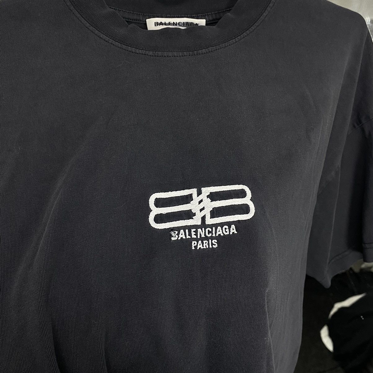 Balenciaga Balenciaga T-Shirt Size US S / EU 44-46 / 1 - 5 Thumbnail