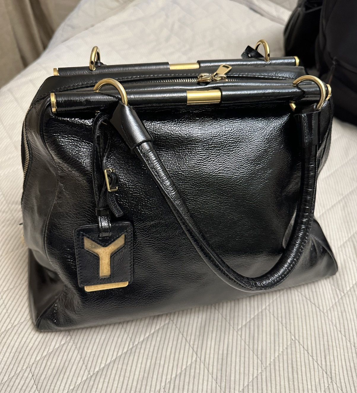 Yves Saint Laurent Yves Saint Laurent Black Patent Leather MediumMajorelle Tote Size ONE SIZE - 6 Thumbnail