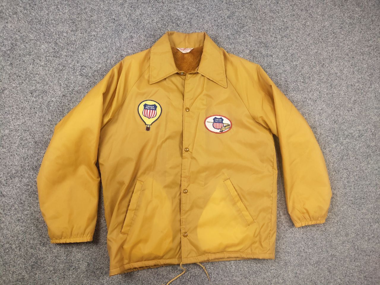 Vintage Vintage 70s The Warm USA union Pacific Railroad Coach Jacket Size US M / EU 48-50 / 2 - 2 Thumbnail