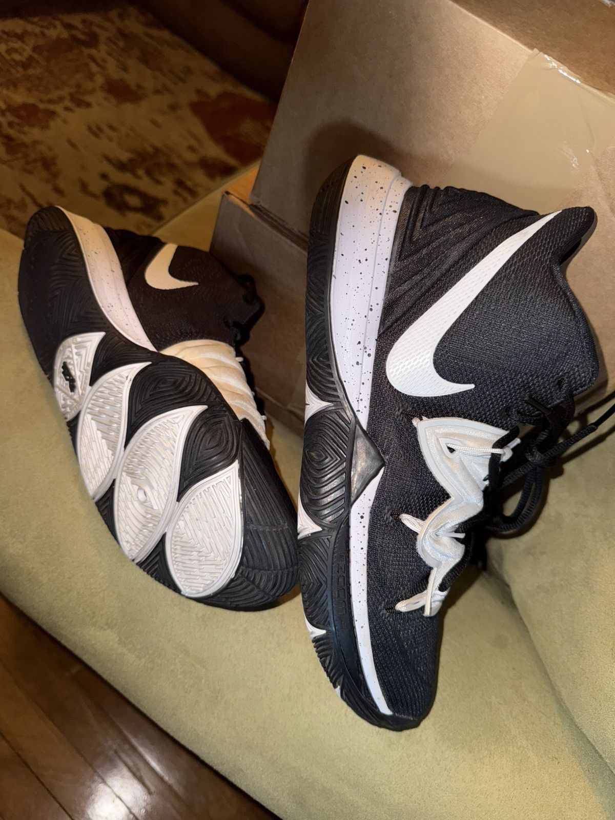 Nike Kyrie V Team Black Magic mid, OG Box, EXC! Minimal Use!