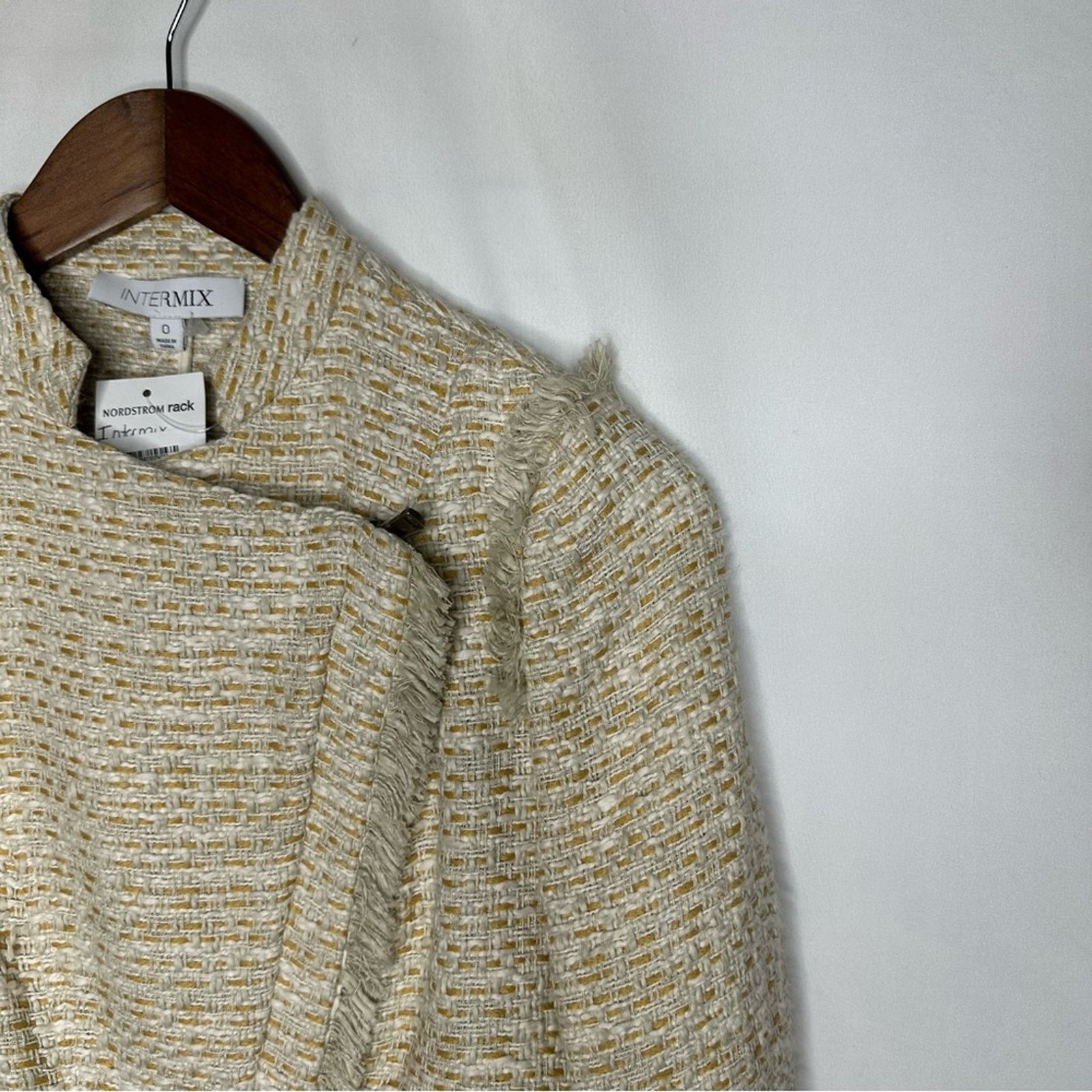 INTERMIX INTERMIX Yellow & White Woven Front Zip Blazer NWT in Size 0 Size XS / US 0-2 / IT 36-38 - 4 Thumbnail