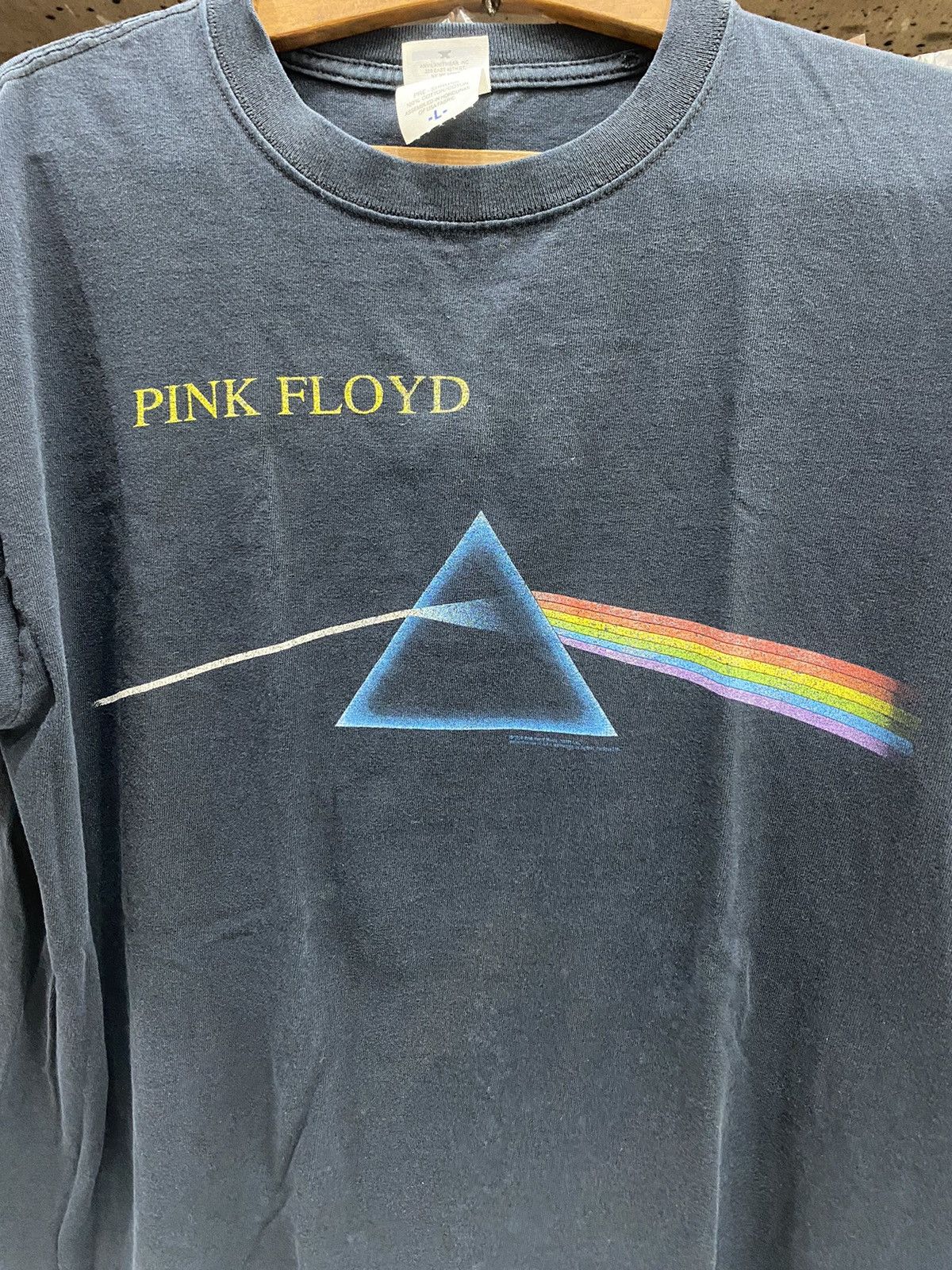 Band Tees DISTRESSED PINK FLOYD TSHIRT Size US L / EU 52-54 / 3 - 2 Thumbnail