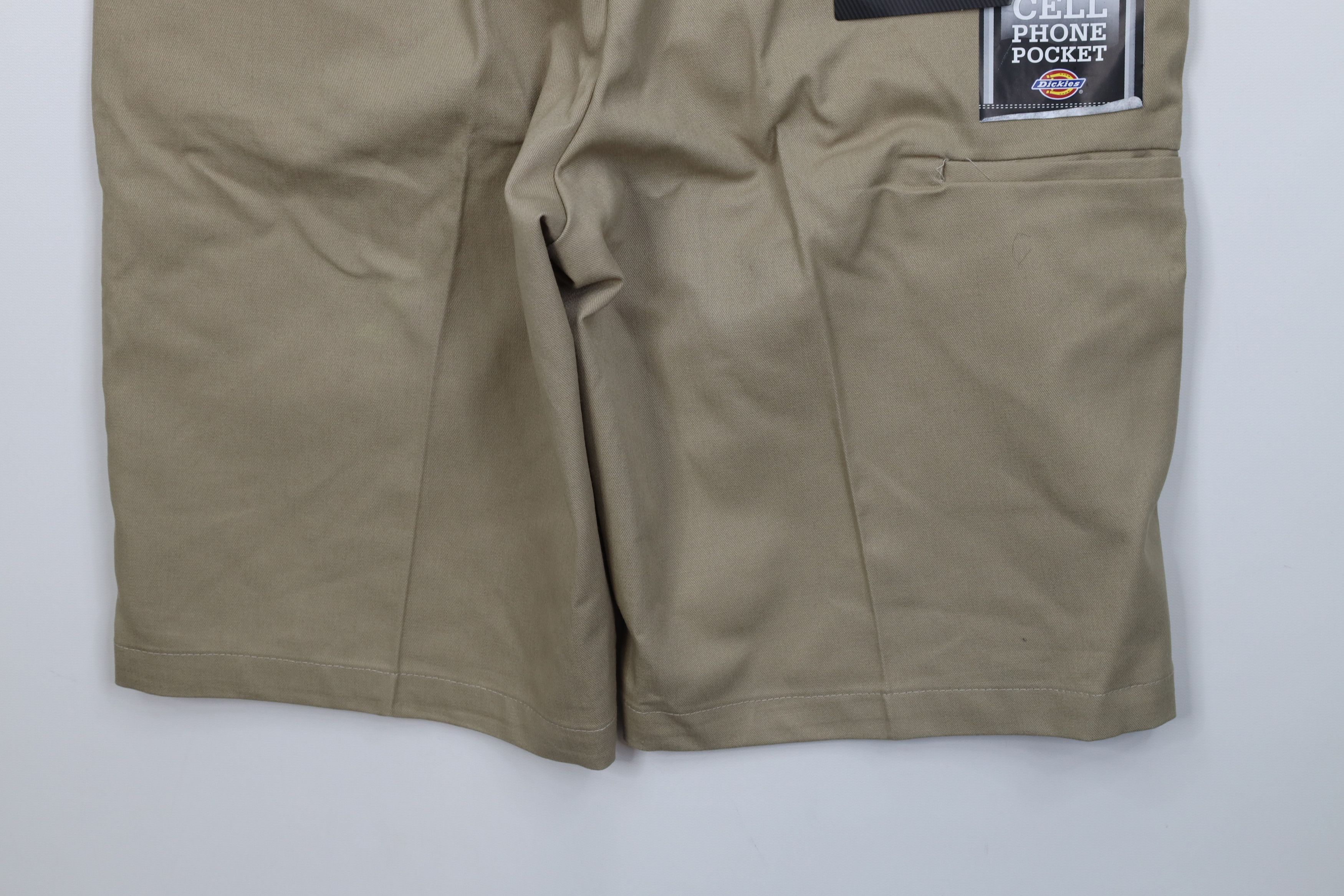 Dickies Deadstock Vintage Y2K Dickies Workwear Mechanic Shorts Beige Size US 32 / EU 48 - 11 Thumbnail