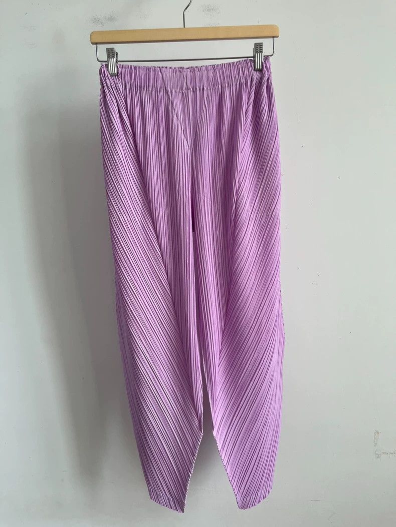 Issey Miyake Issey Miyake size:3 Pink pleated irregular-shaped pants Size 22" - 1 Thumbnail