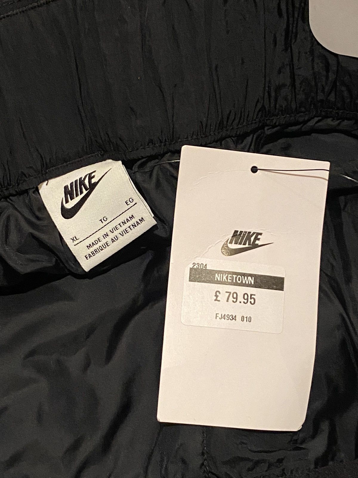 Nike × Vintage Nike Crazy Cargo Pant Baloon Bagy Fit Big Cental Logo Nylon Size US 34 / EU 50 - 13 Thumbnail