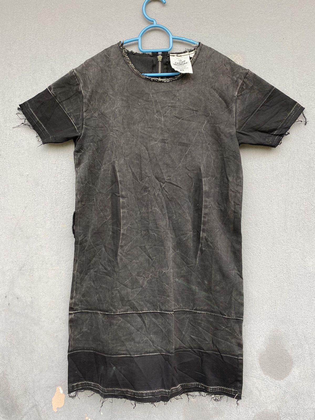 Cheap Monday Cheap Monday Reworked Raw Seam Denim Dress Shirt Size XS / US 0-2 / IT 36-38 - 1 Thumbnail