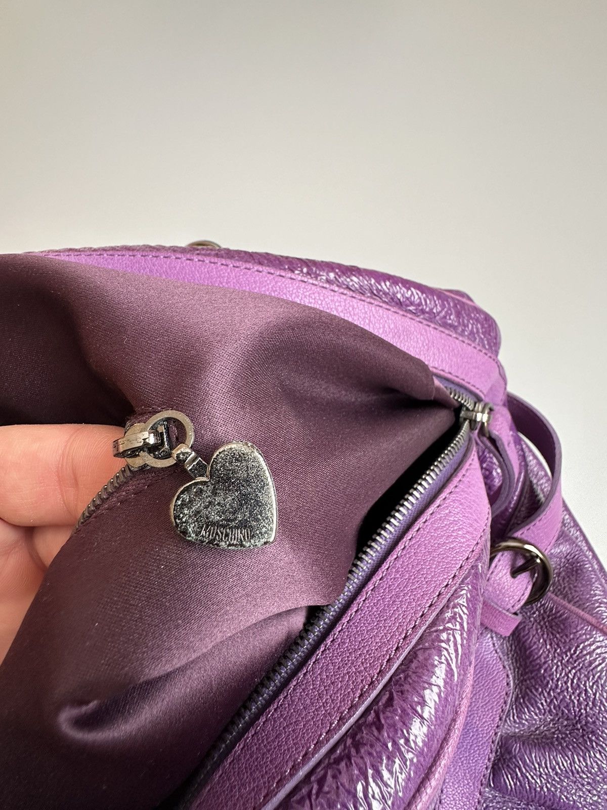 Moschino Moschino Purple Crinkled Patent Double Zip Pocket Duffel Bag Size ONE SIZE - 18 Thumbnail