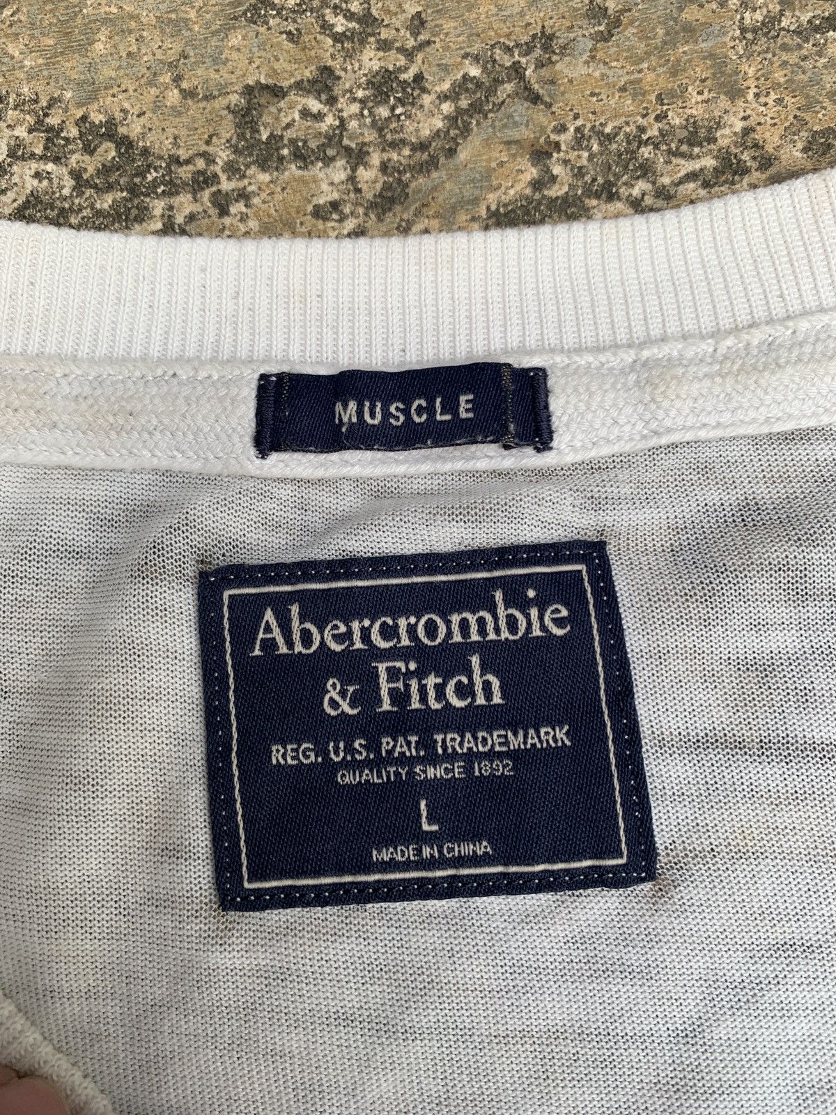 Abercrombie & Fitch × Vintage 2000s abercrombie & fitch Muscle Fit Embroidery Big Logo Tee Size US L / EU 52-54 / 3 - 5 Thumbnail