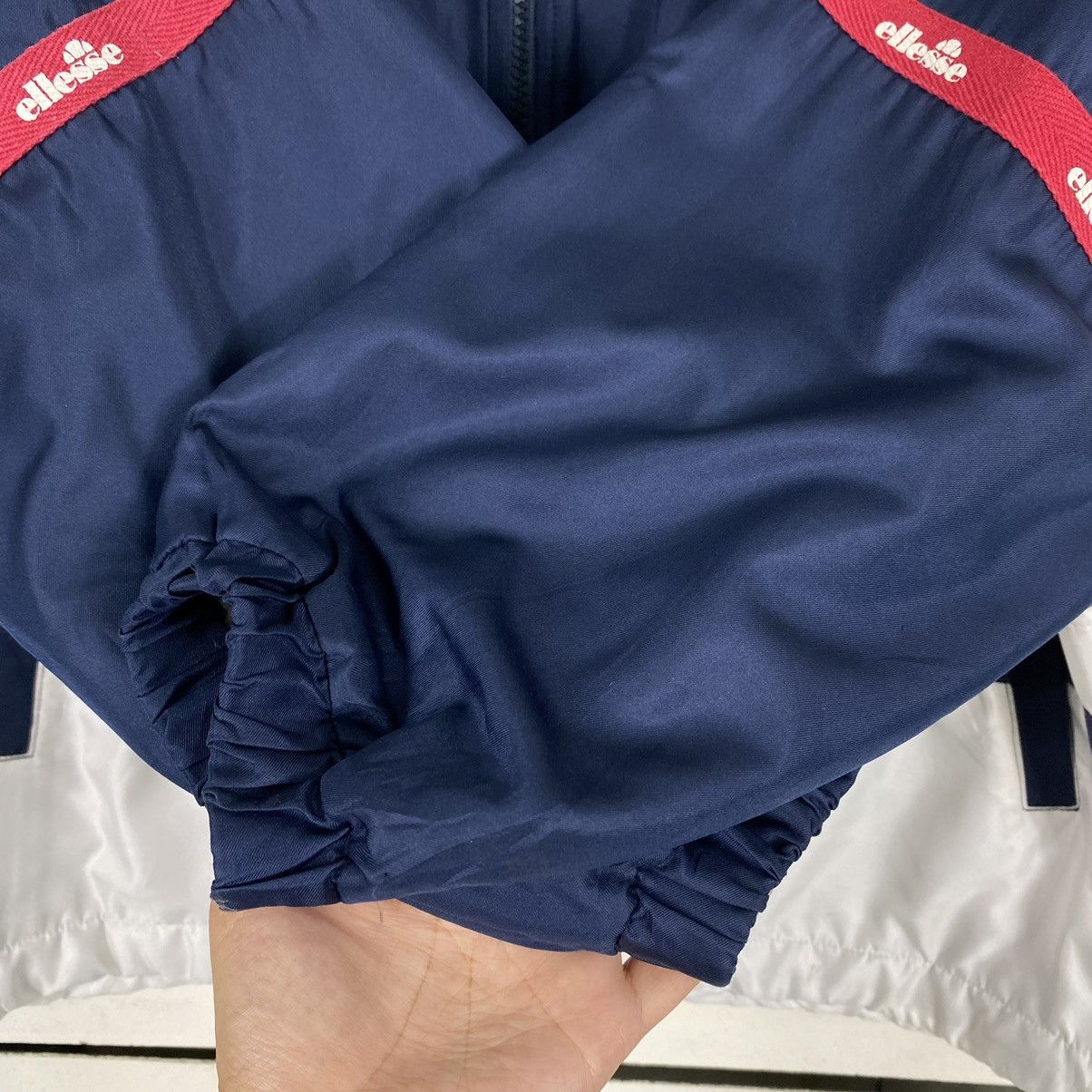 Ellesse Vintage Ellesse Small Logo Zipper Light Jacket Size US L / EU 52-54 / 3 - 9 Thumbnail