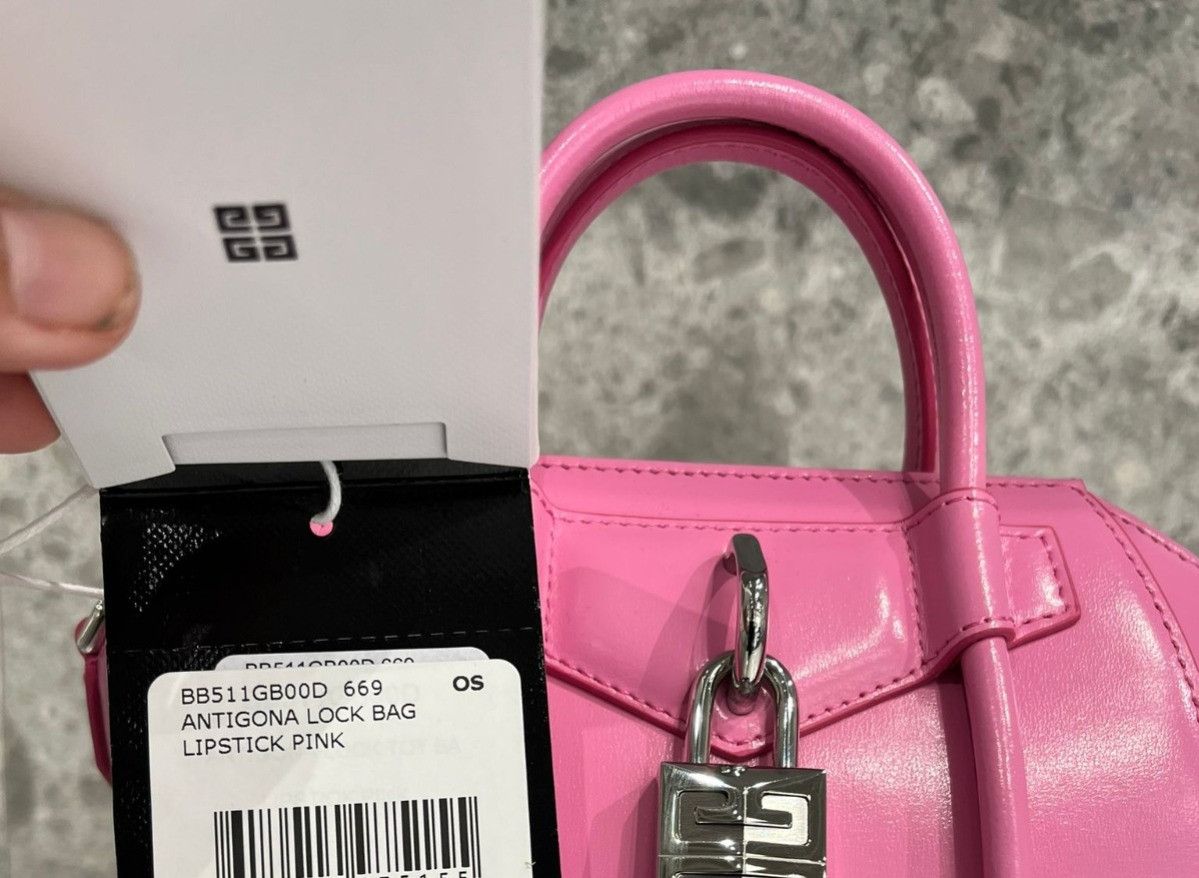 Givenchy oc11z0725 Size: OS / Antigona Lock Bag in Lipstick Pink Size ONE SIZE - 7 Thumbnail