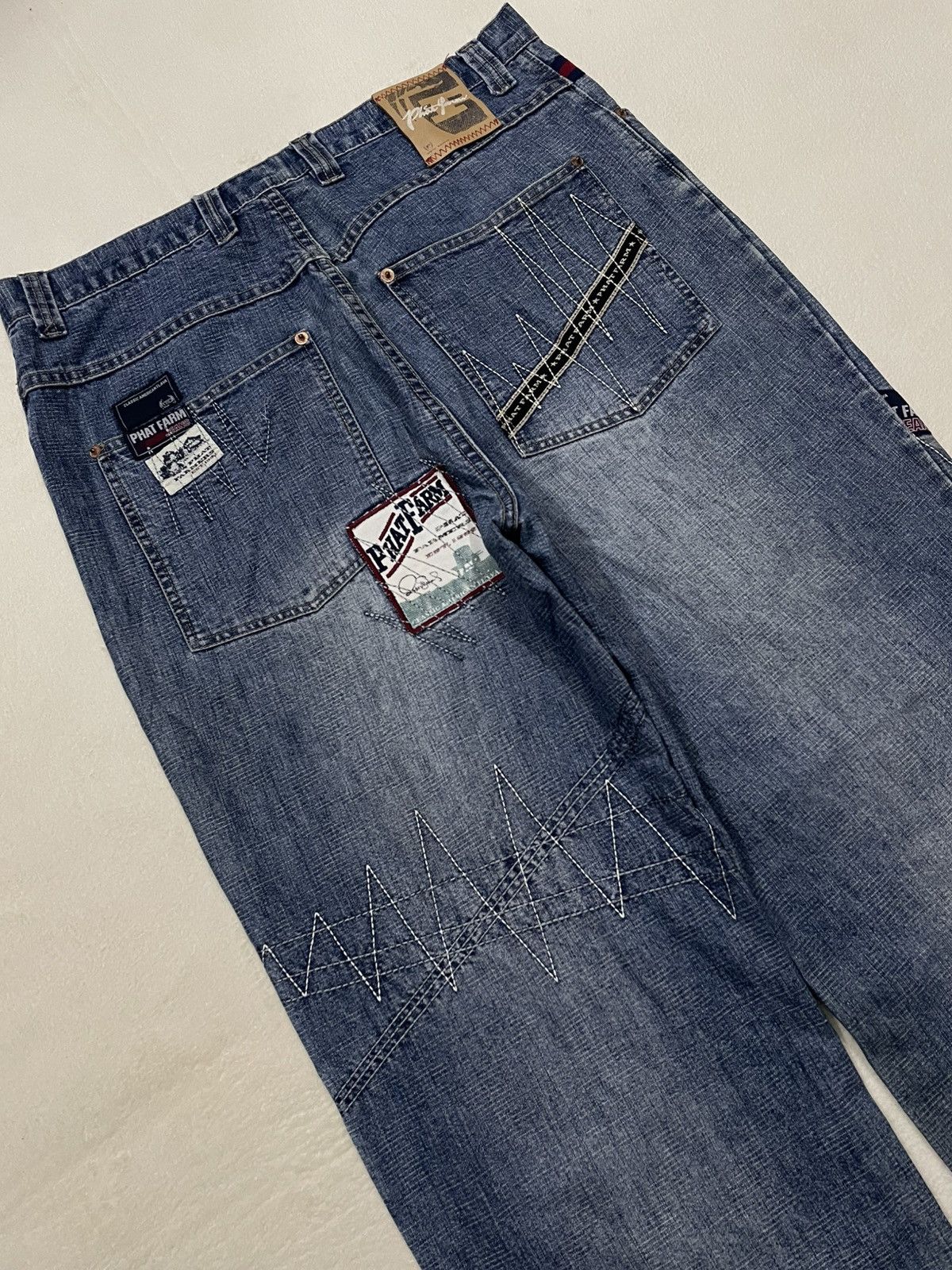Phat Farm Vintage Phat Farm Distress Faded Denim Jeans Size US 34 / EU 50 - 16 Thumbnail