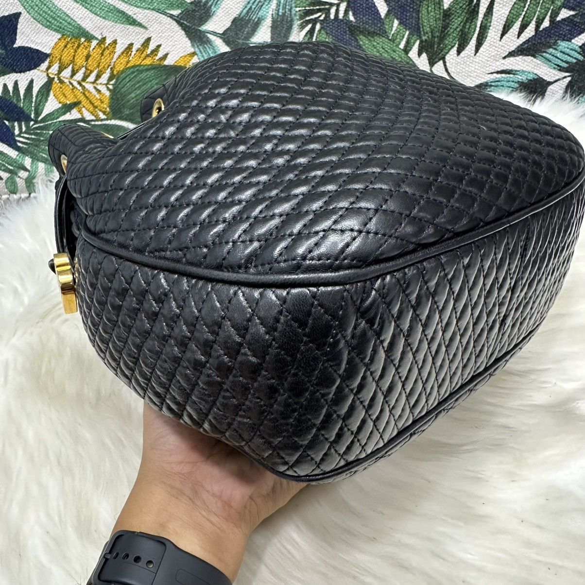 Bally Authentic BALLY Vtg. Bucket Drawstring Lambskin Shoulder Bag Size ONE SIZE - 5 Thumbnail