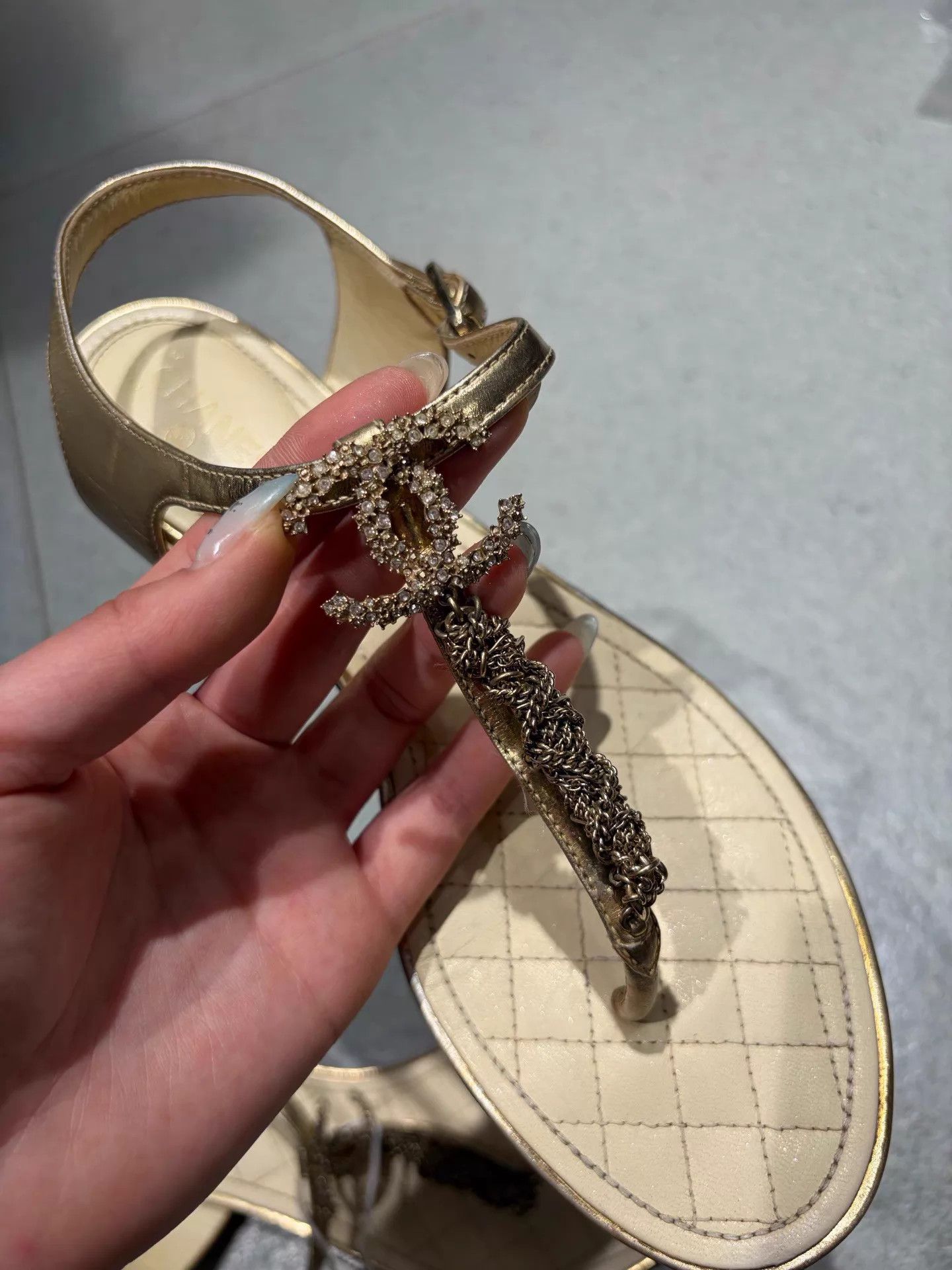 Chanel Chanel Gold Large Logo Flip Flops 99 New Size 37 Size US 6.5 / IT 36.5 - 2 Thumbnail