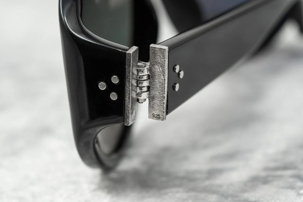 Ann Demeulemeester Ann Demeulemeester Sunglasses Oversized Black and Grey Size ONE SIZE - 9 Thumbnail