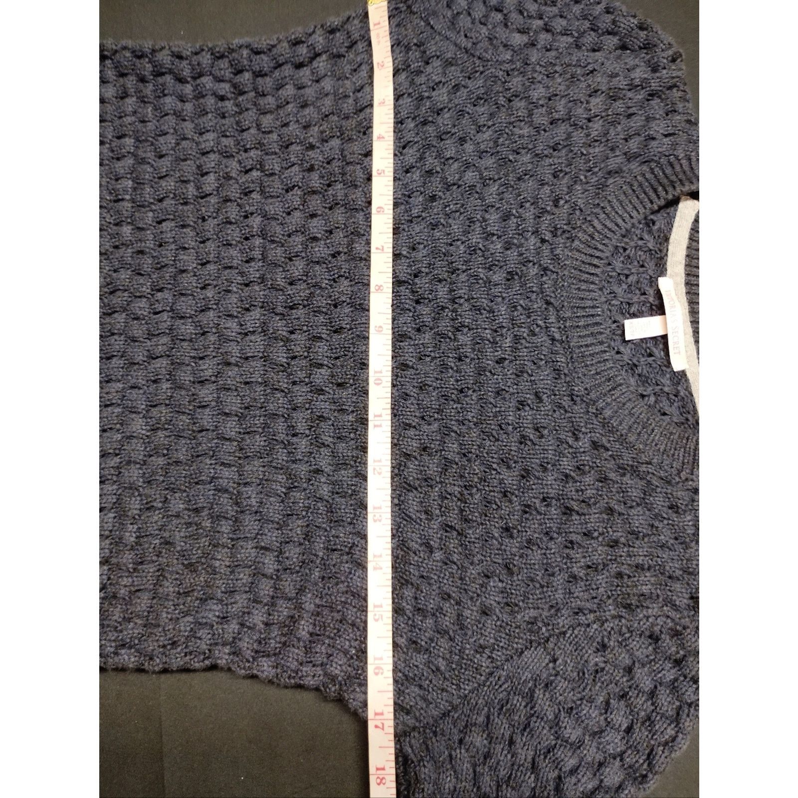 Victoria's Secret Victoria's Secret Gray Textured Crewneck Sweater Size XS / US 0-2 / IT 36-38 - 3 Thumbnail