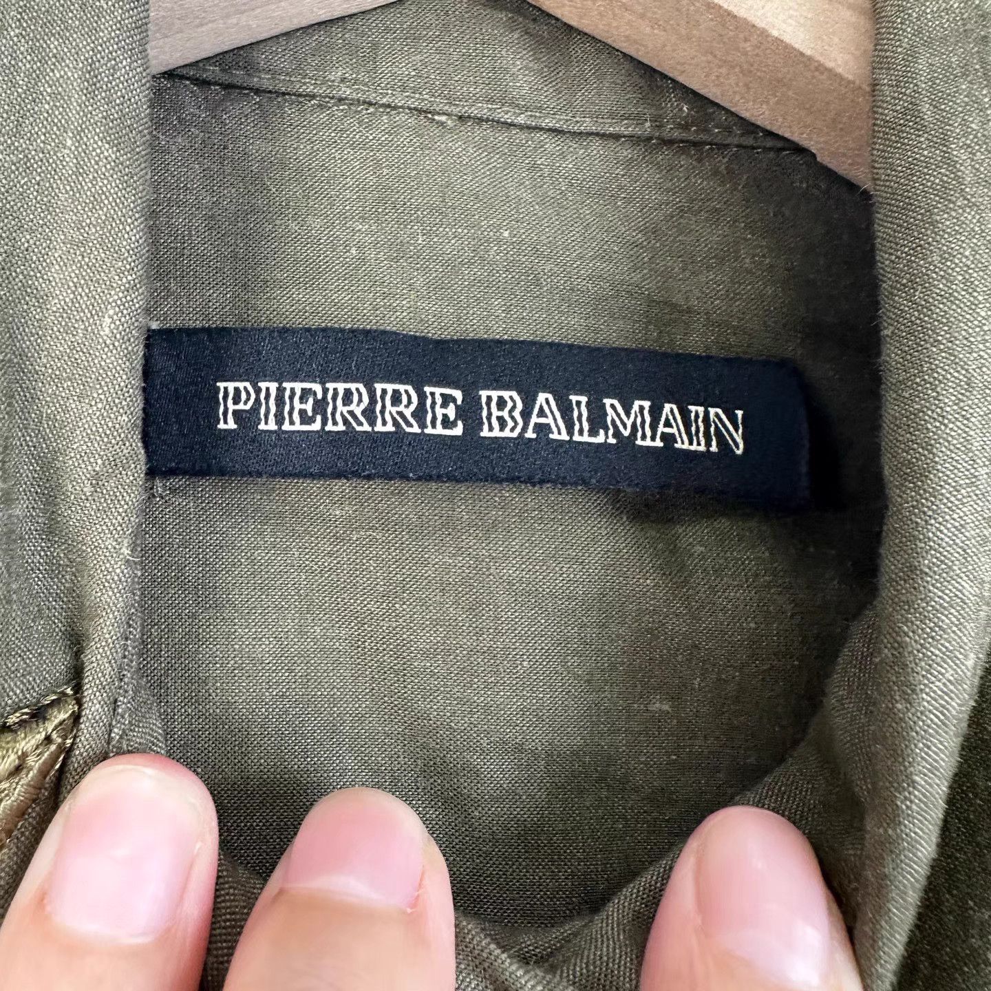 Pierre Balmain PIERRE BALMAIN Embroidered Star Shoulder Short Sleeve K12 Size XS / US 0-2 / IT 36-38 - 7 Thumbnail