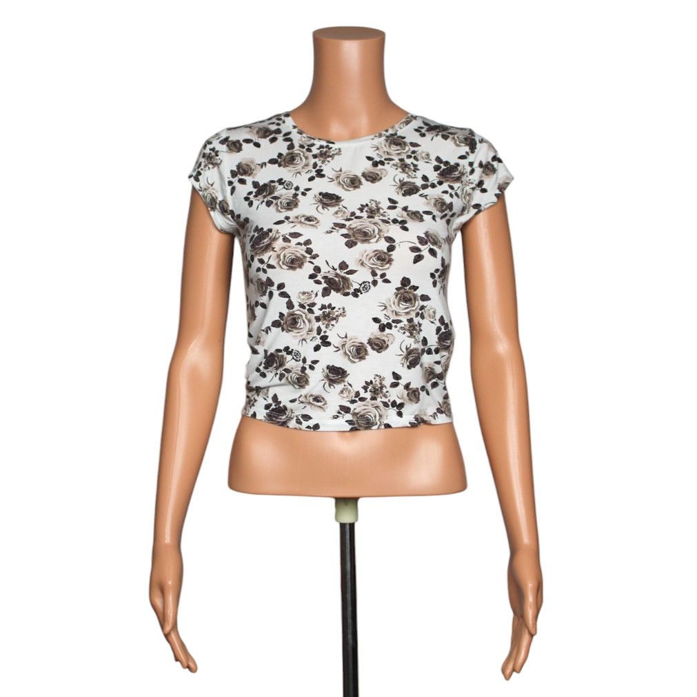 Forever 21 Forever 21 Short Sleeve Cropped Top Women's Size Small Size S / US 4 / IT 40 - 1 Thumbnail