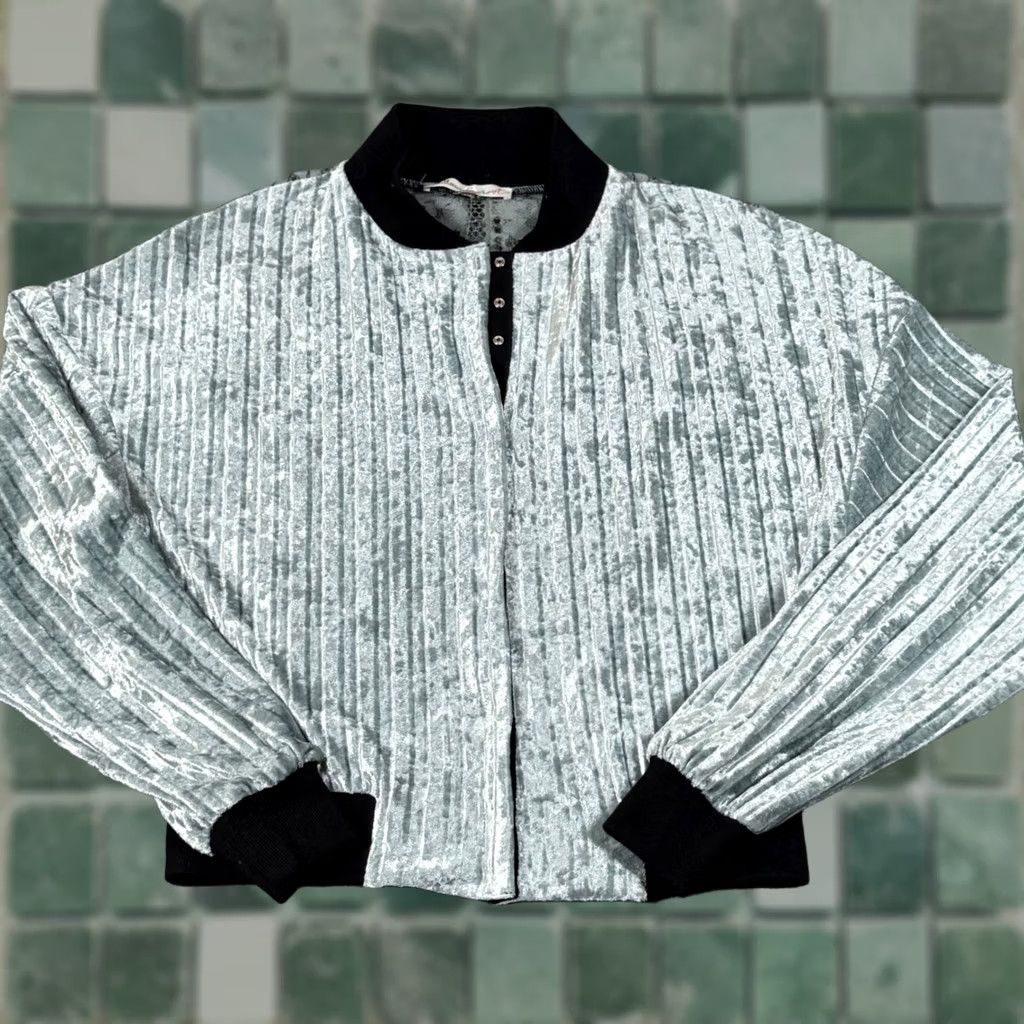Vintage VINTAGE Buckle Willow & Root Gray Floral Cropped Bomber Jacket Snap NWT XS Womens Size XS / US 0-2 / IT 36-38 - 1 Thumbnail