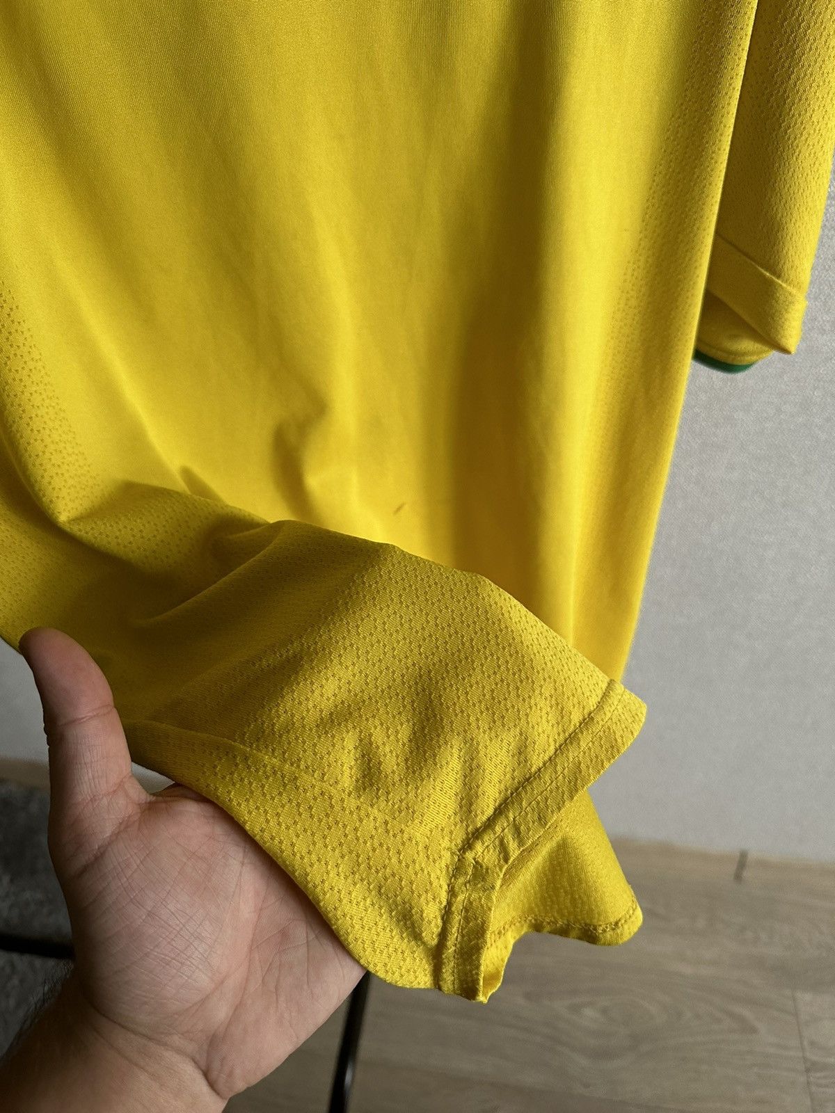 Nike 2000 Nike Brazil Vintage Home Soccer Jersey Size US L / EU 52-54 / 3 - 4 Thumbnail