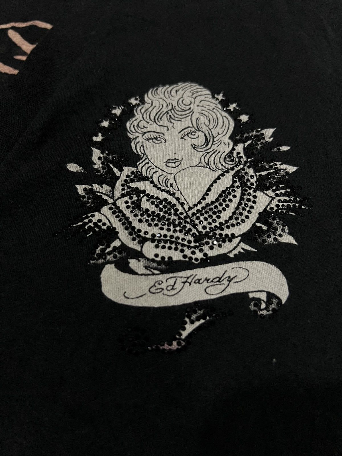 Christian Audigier Y2K Ed Hardy 🇯🇵 Limited Girl Print Swarovski V Neck Shirt Size M / US 6-8 / IT 42-44 - 4 Thumbnail
