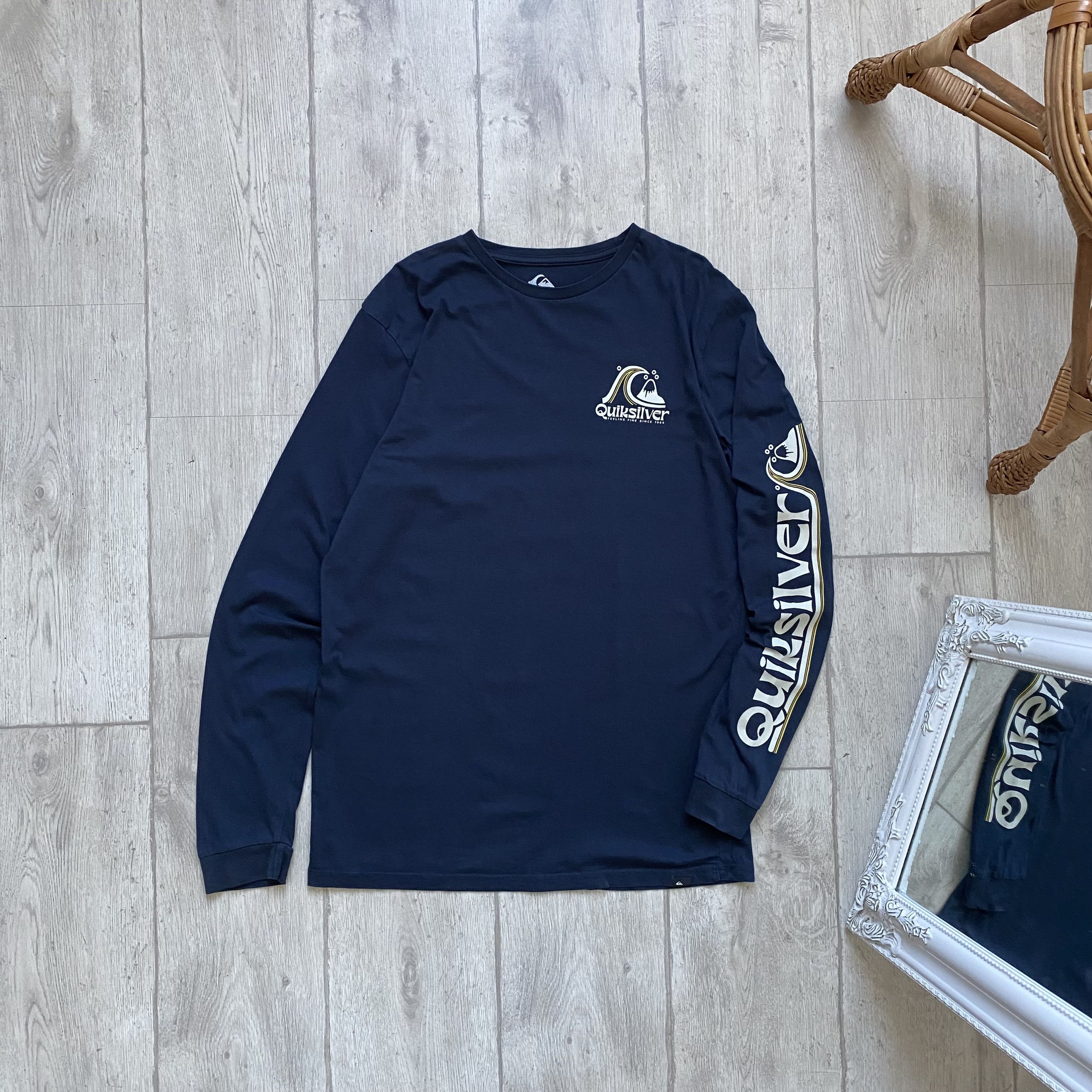 🌊Vintage 00s Surf Quiksilver Longsleeve tee Y2K Graphic