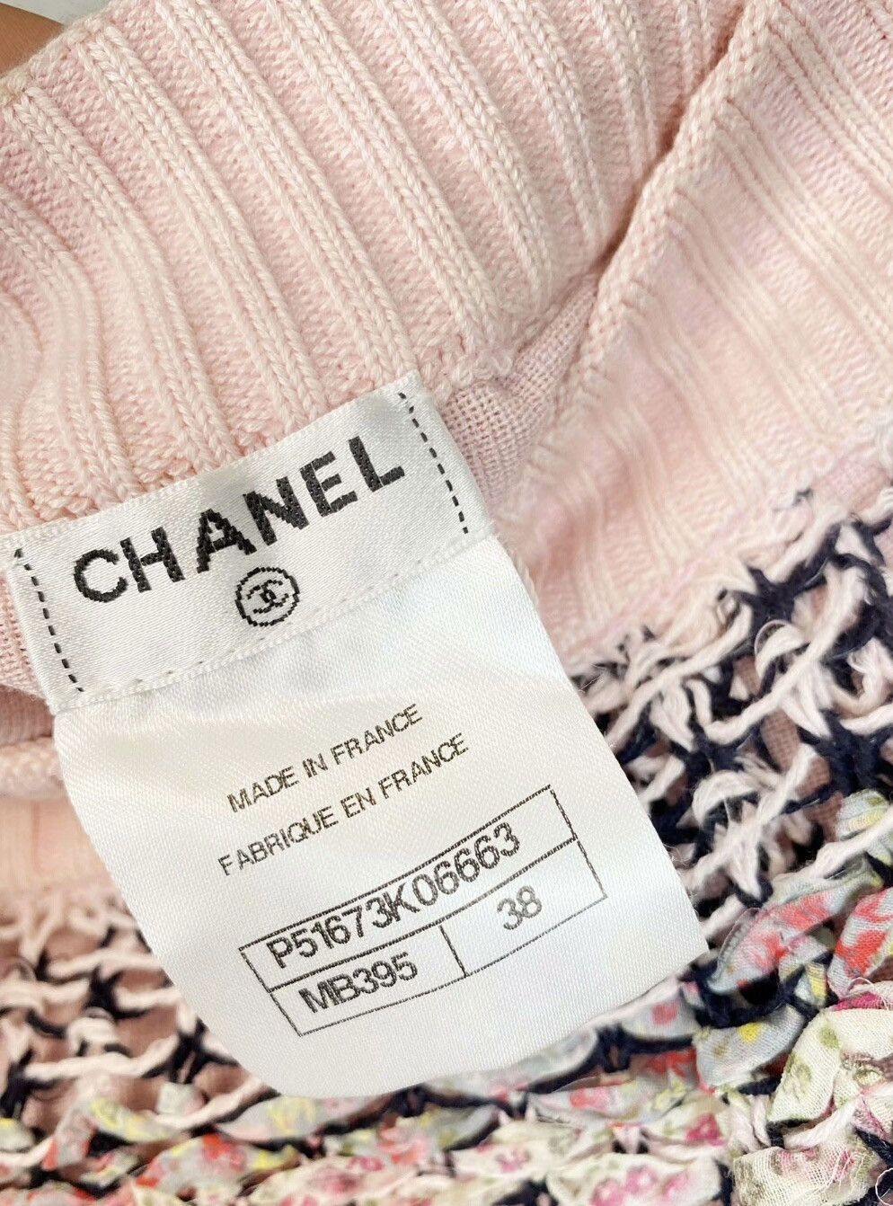 Chanel Chanel hollow-out sweater and skirt set Size S / US 4 / IT 40 - 8 Thumbnail