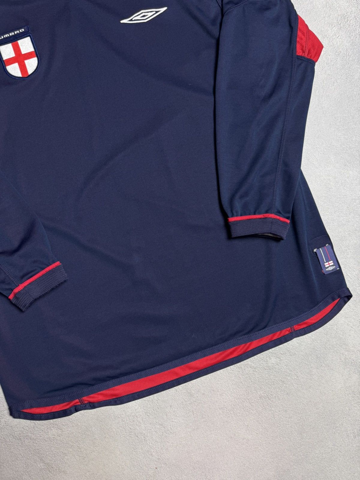 Umbro England 2002/04 Home Shirt Soccer Jersey Long Sleeve Umbro Size US L / EU 52-54 / 3 - 13 Thumbnail