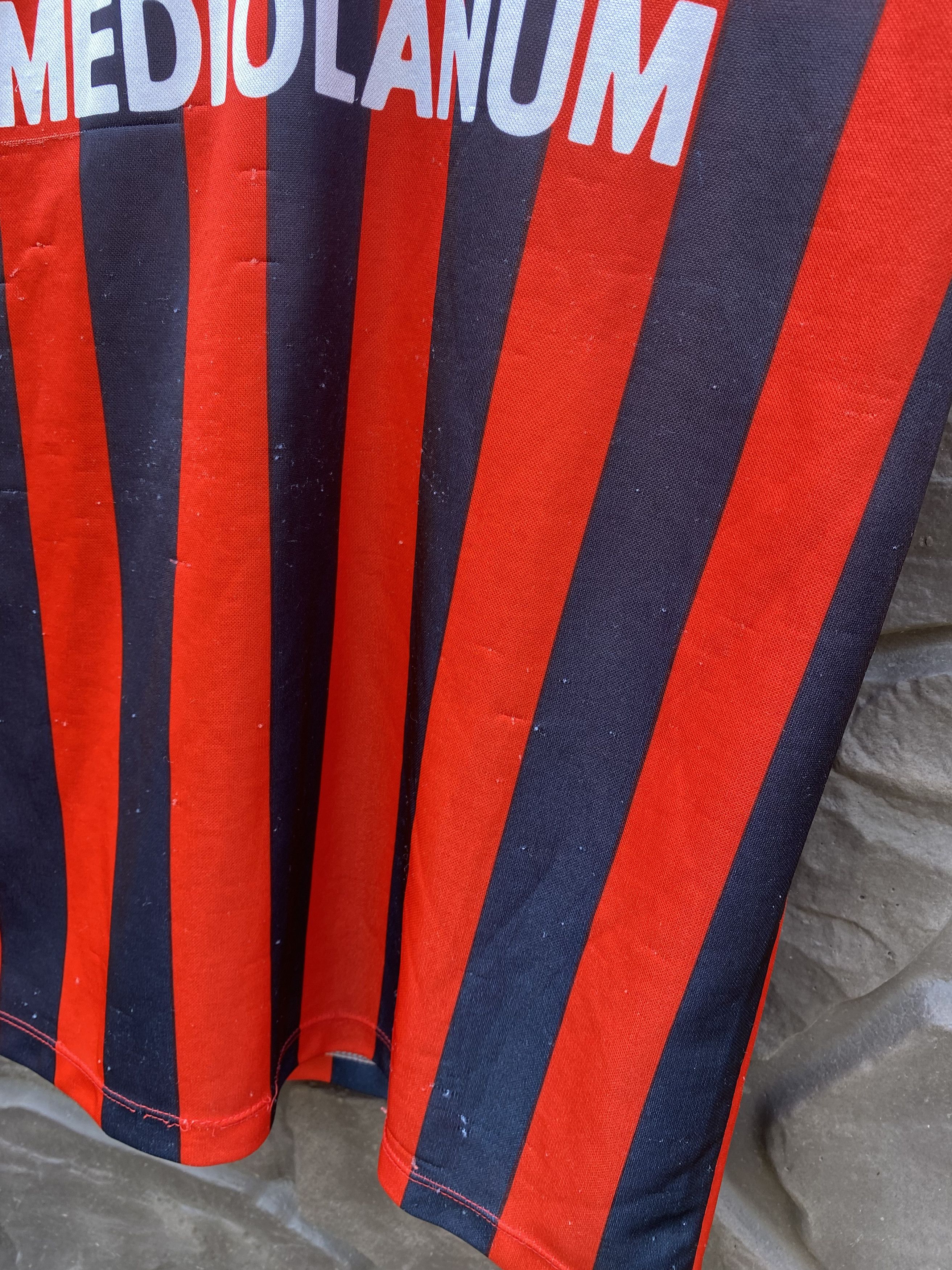 Vintage Vintage A.C MILAN Marco VAN BASTEN 9 Jersey Mediolanum Size US S / EU 44-46 / 1 - 17 Thumbnail