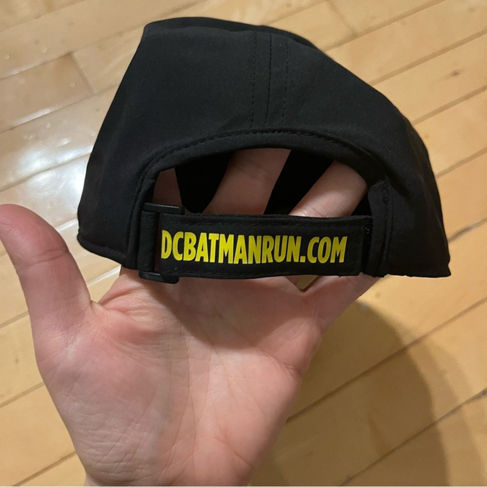 DC DC Batman Run Cap Strap-Back Lightweight Black Unisex Size ONE SIZE - 2 Thumbnail