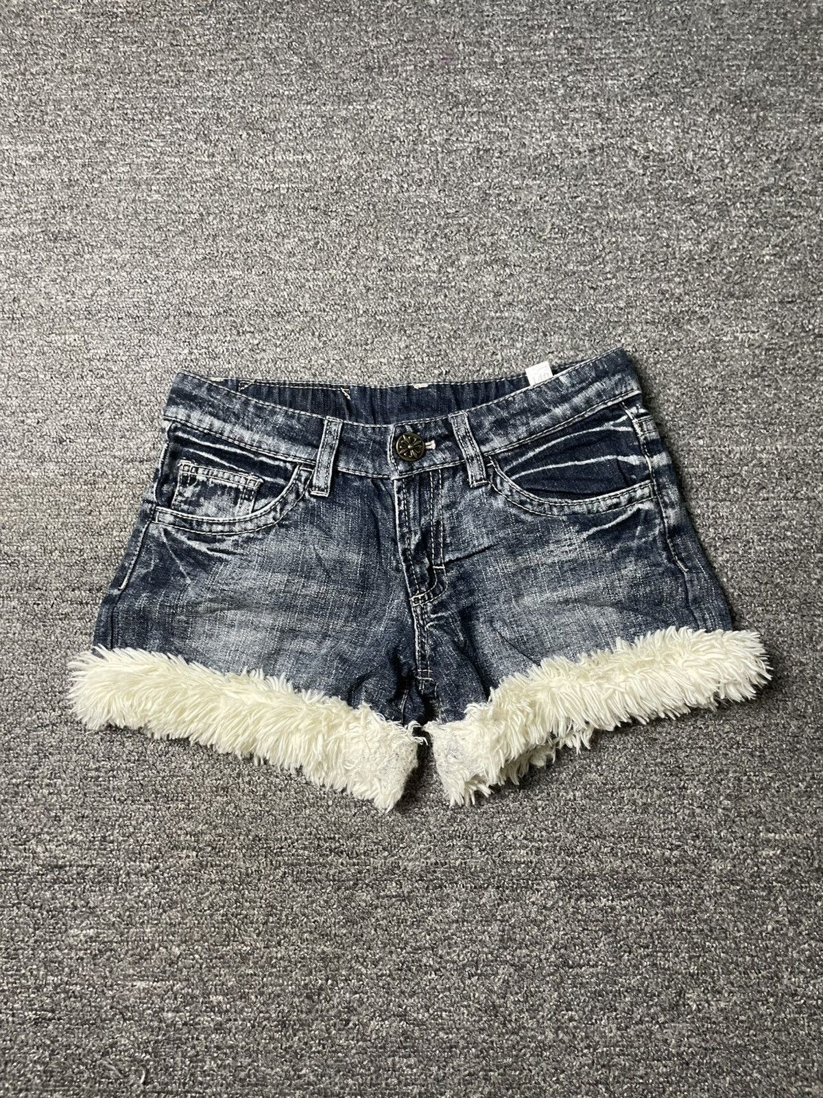 Japanese Brand × Vintage KEREK JEANS Authentic Garment Fur Trim Shorts (97) Size 26" / US 2 / IT 38 - 1 Thumbnail
